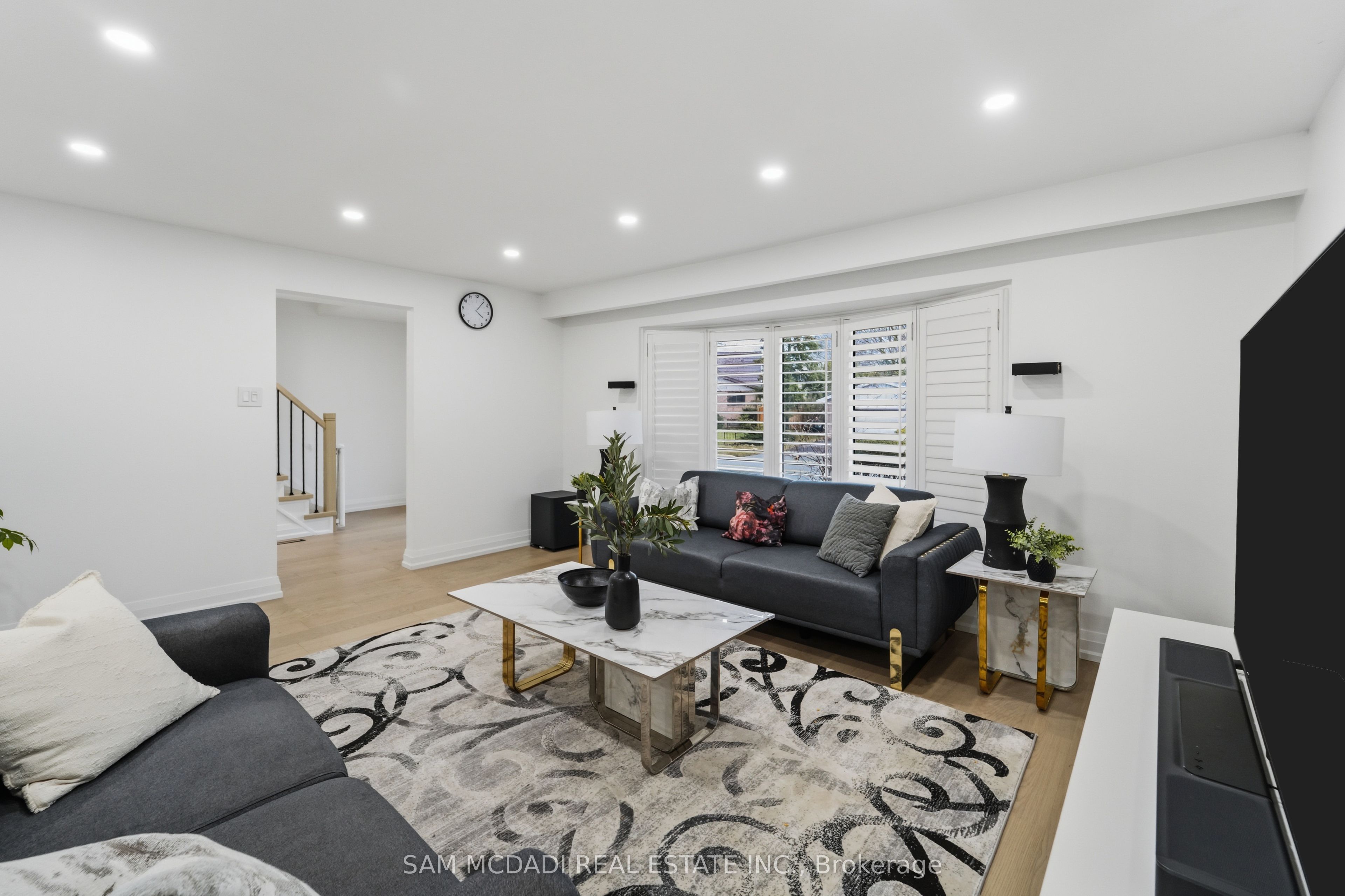 2290 Devon Road Property Photo 3