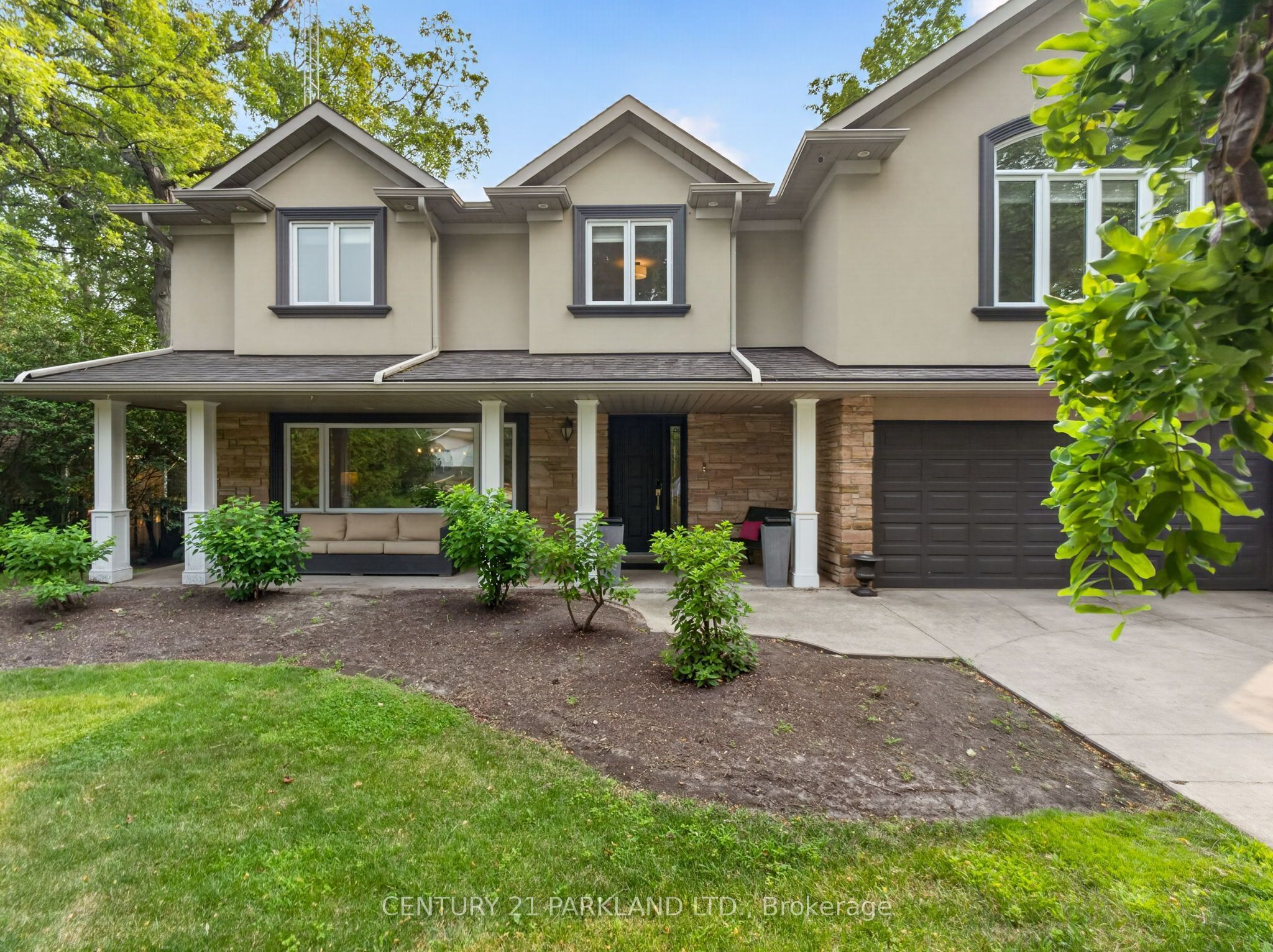 1302 Hillview Crescent Property Photo 3