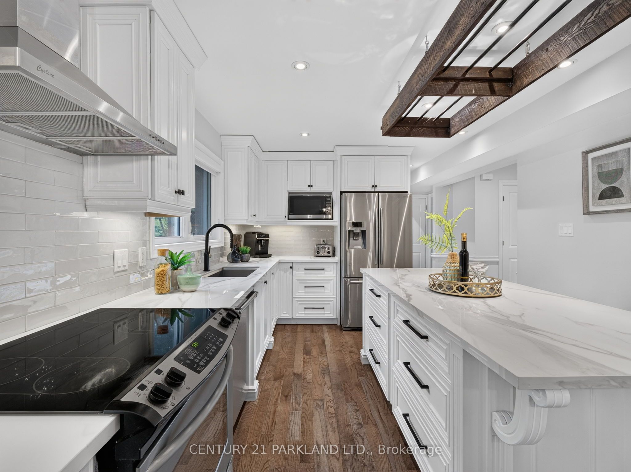 1302 Hillview Crescent Property Photo 12