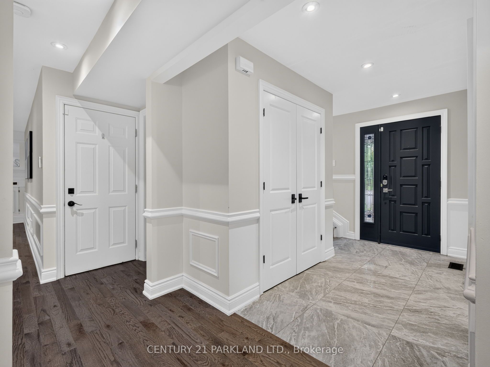 1302 Hillview Crescent Property Photo 16