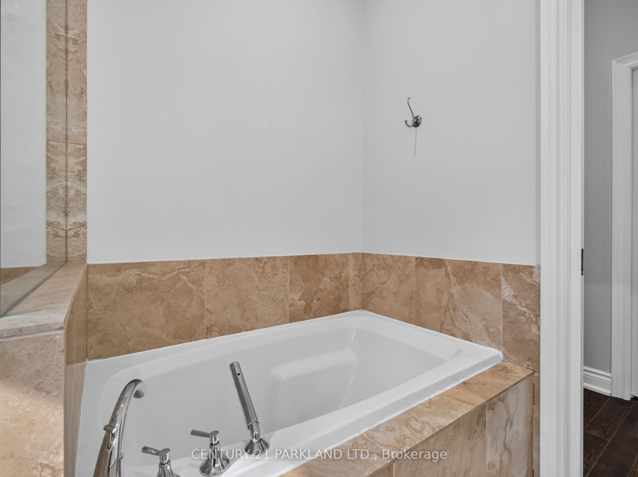 1302 Hillview Crescent Property Photo 24