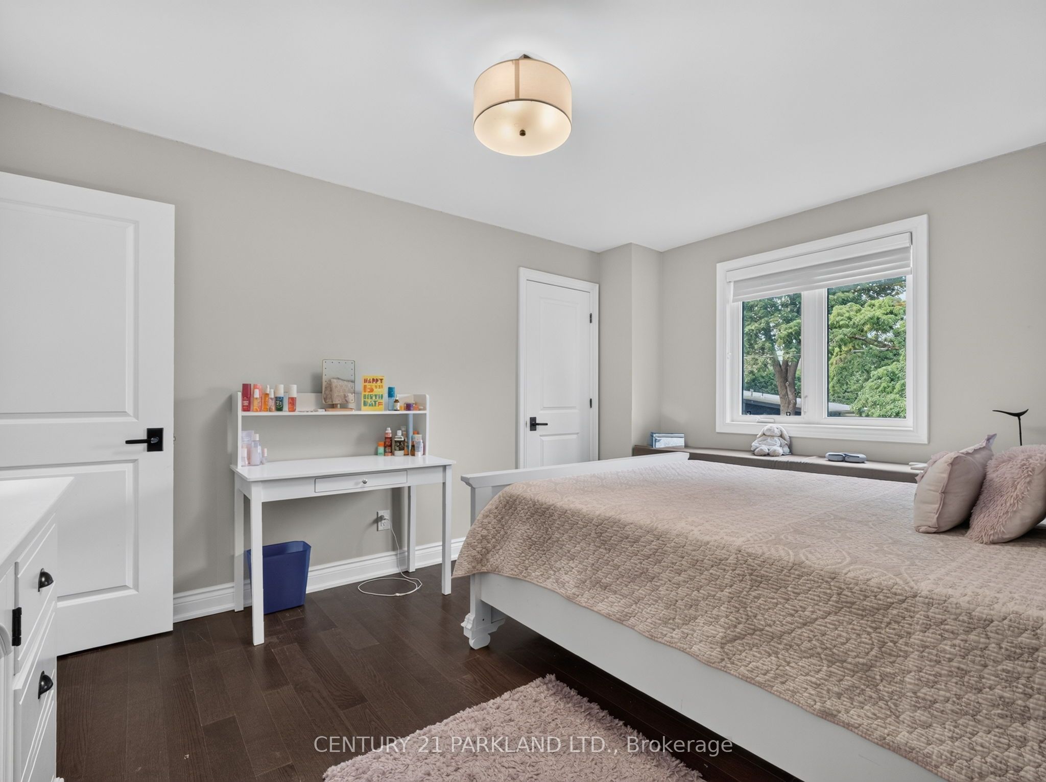 1302 Hillview Crescent Property Photo 29