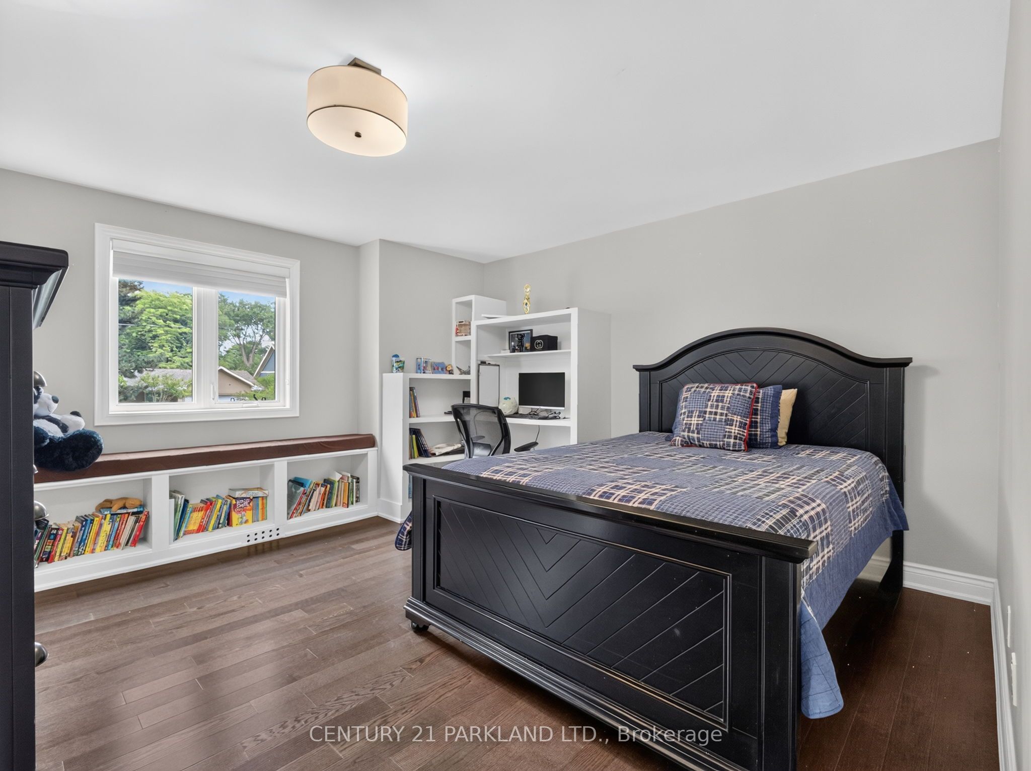 1302 Hillview Crescent Property Photo 30