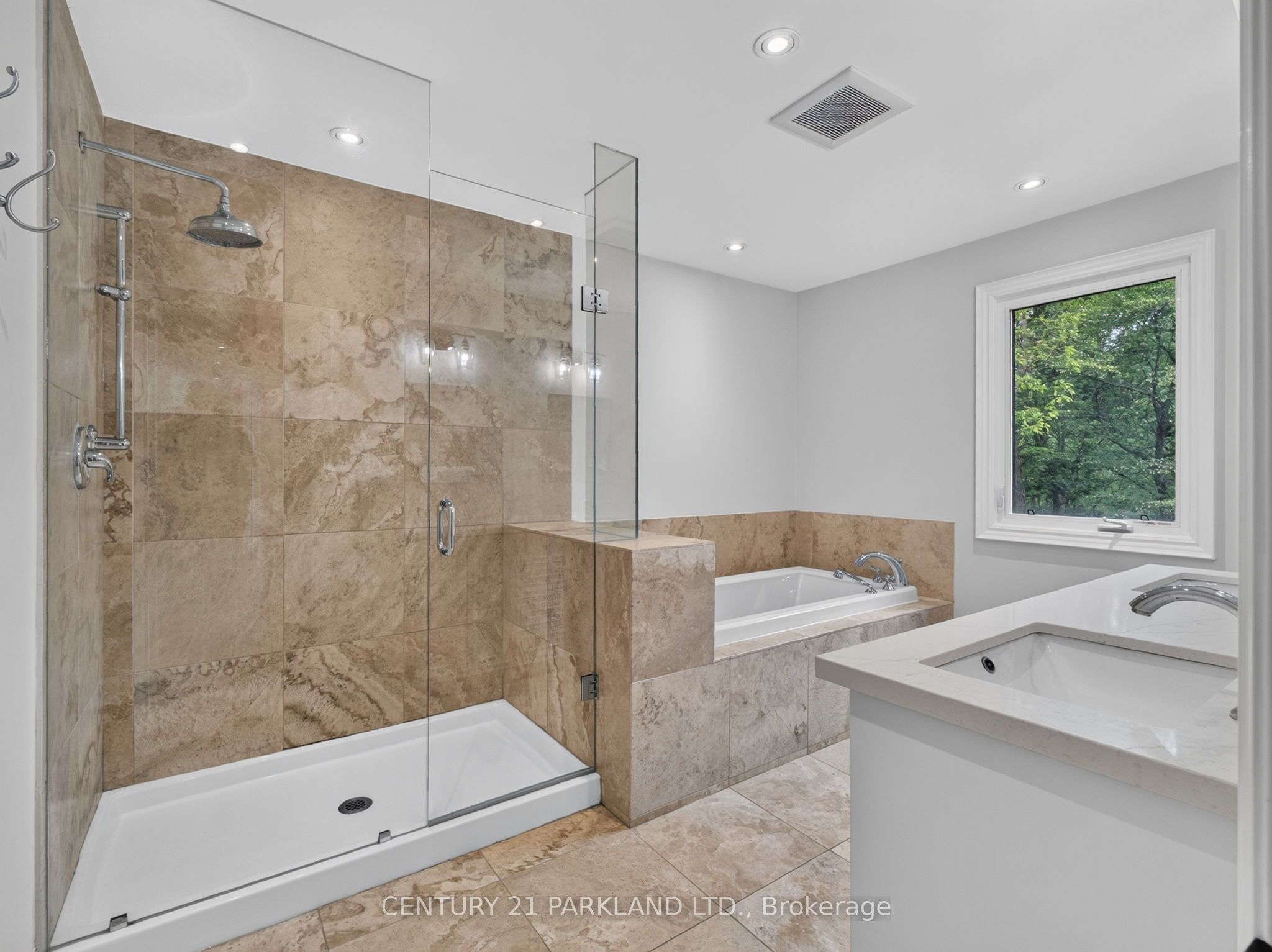 1302 Hillview Crescent Property Photo 32