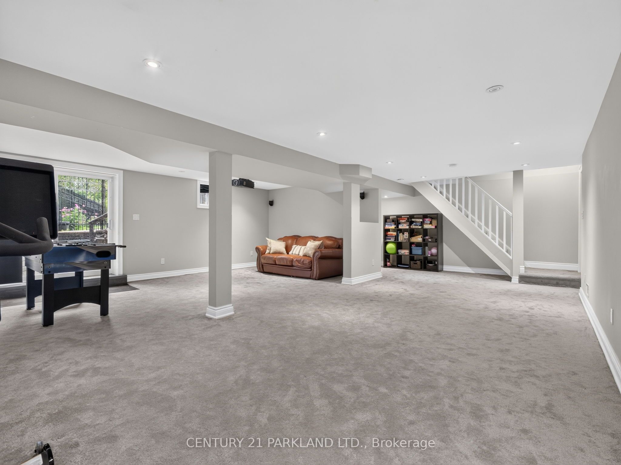 1302 Hillview Crescent Property Photo 37