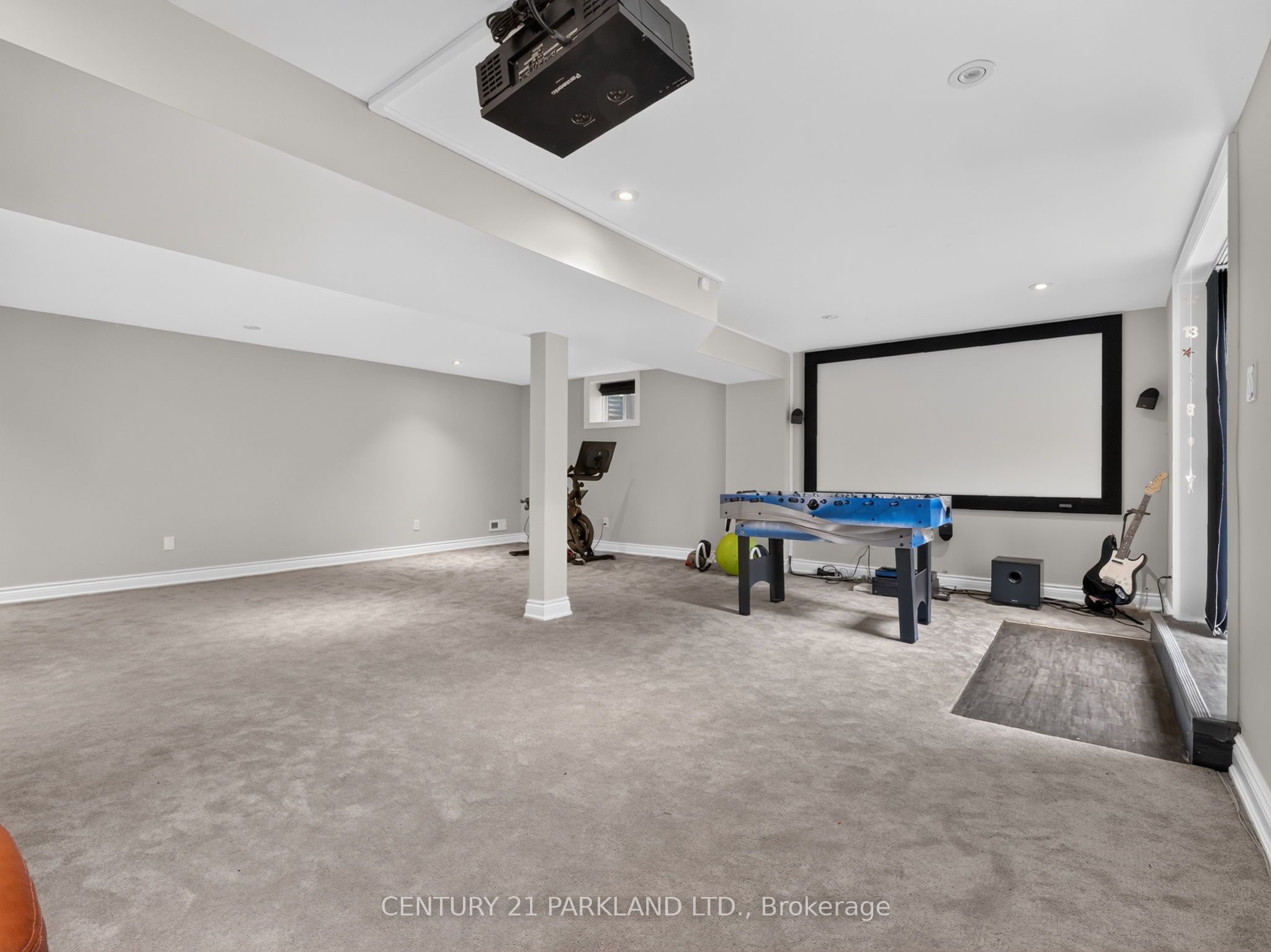 1302 Hillview Crescent Property Photo 38