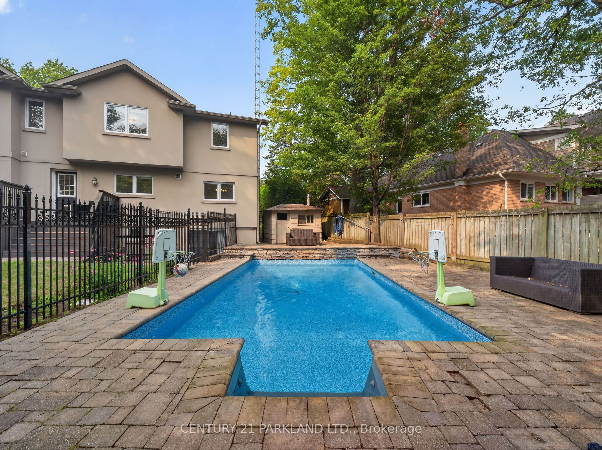 1302 Hillview Crescent Property Photo 43