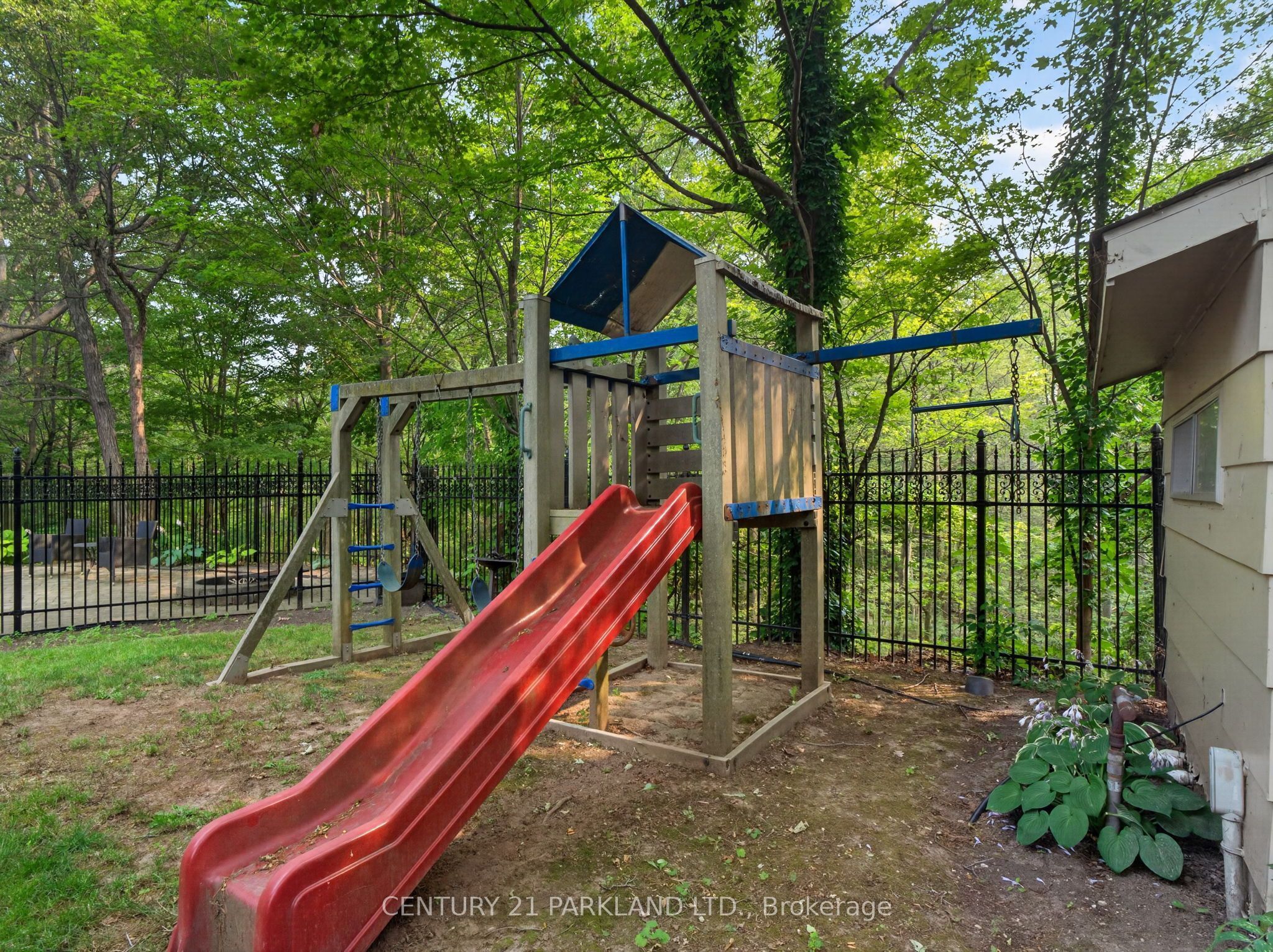 1302 Hillview Crescent Property Photo 46
