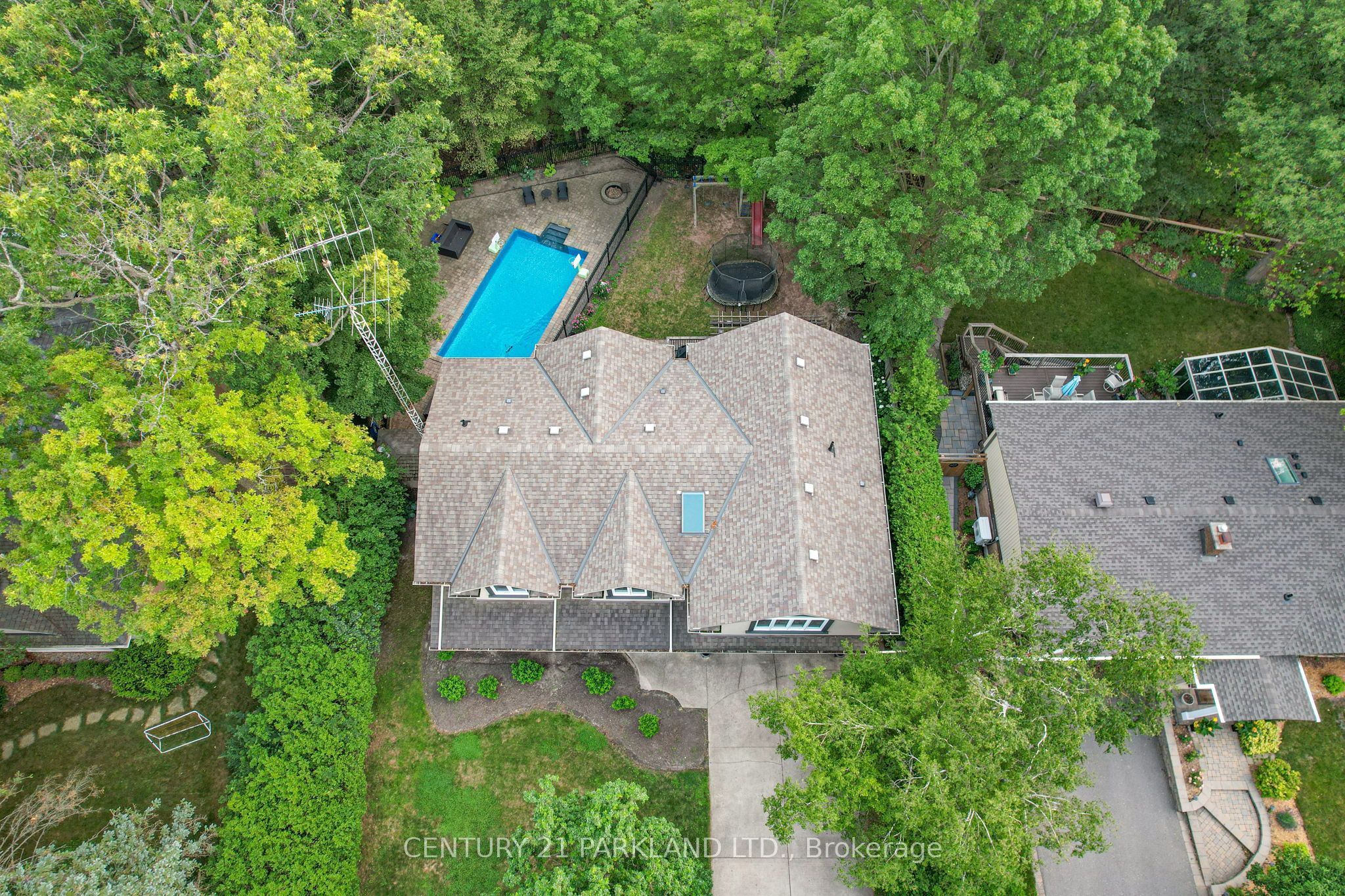 1302 Hillview Crescent Property Photo 48