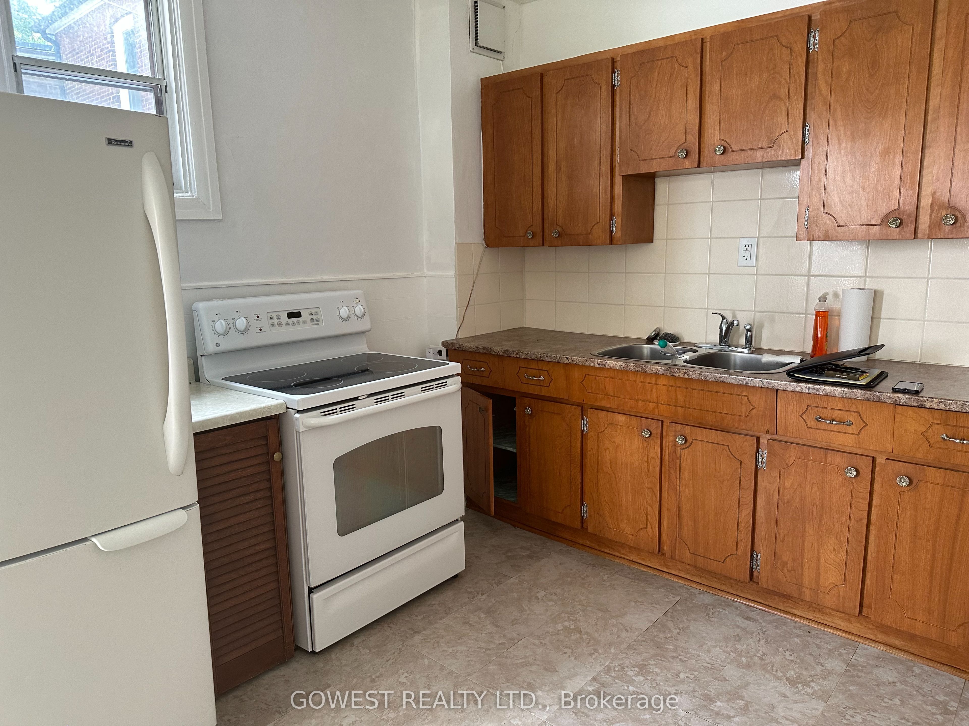 30 Grenadier Road Property Photo 9