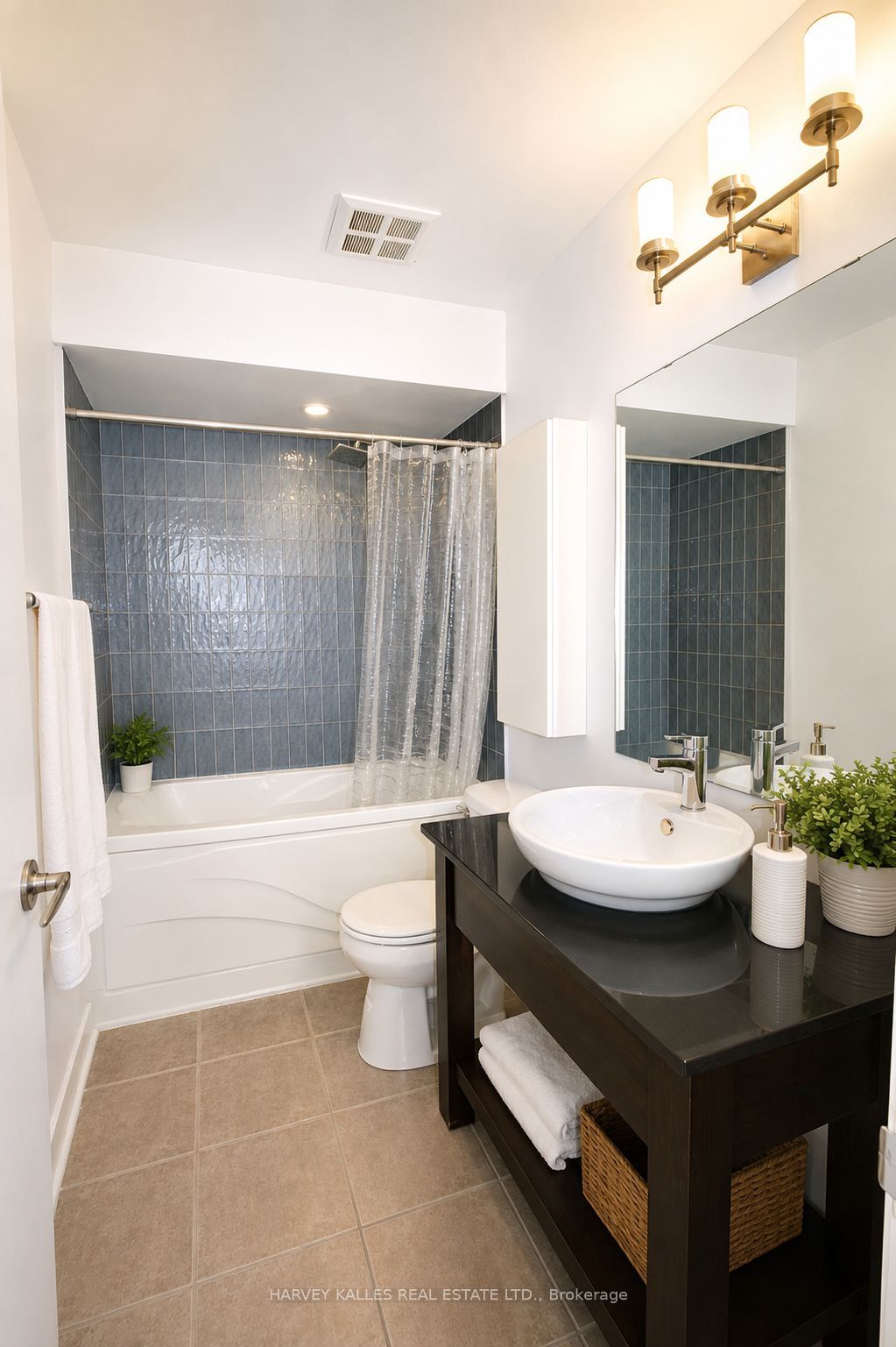 1375 Dupont Street 403 Property Photo 9