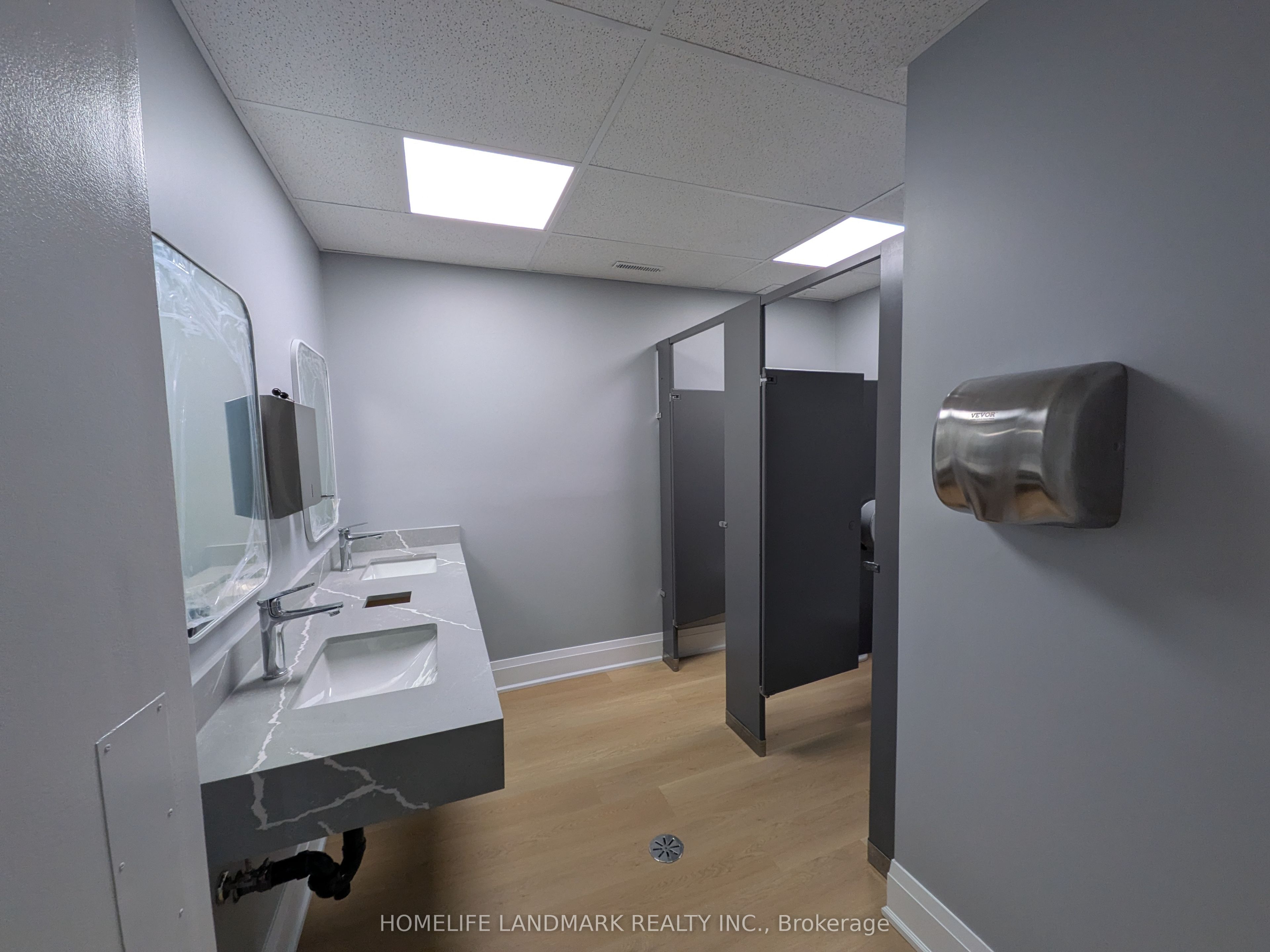 100 Rexdale Boulevard 101 Property Photo 4