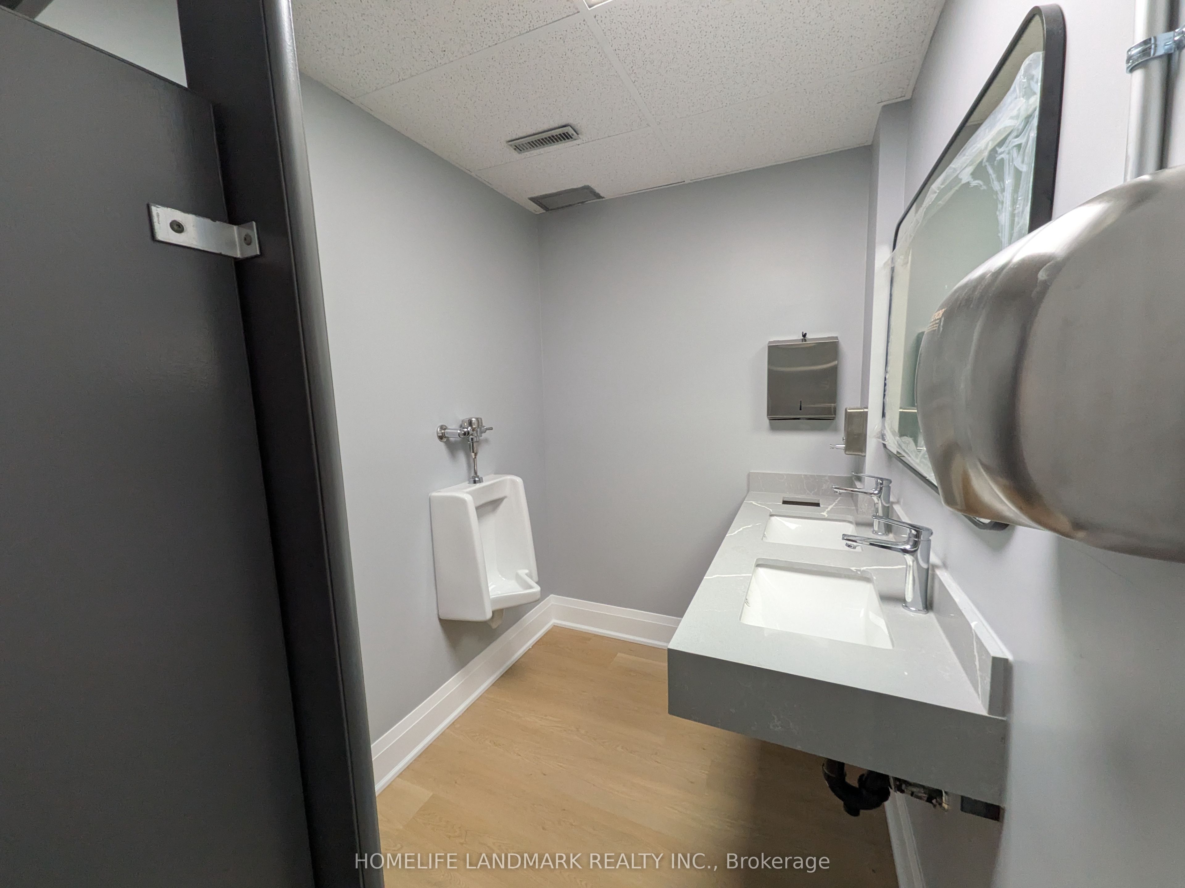 100 Rexdale Boulevard 101 Property Photo 5