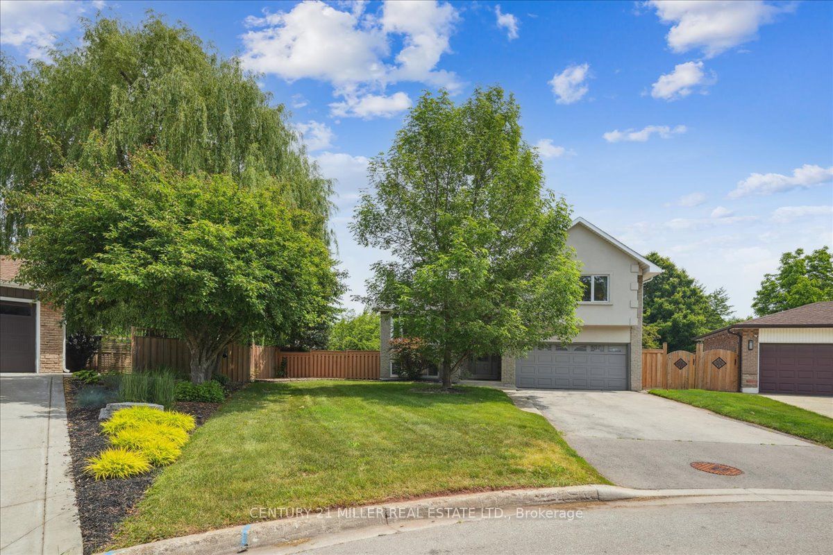 2442 Woburn Crescent Property Photo 3