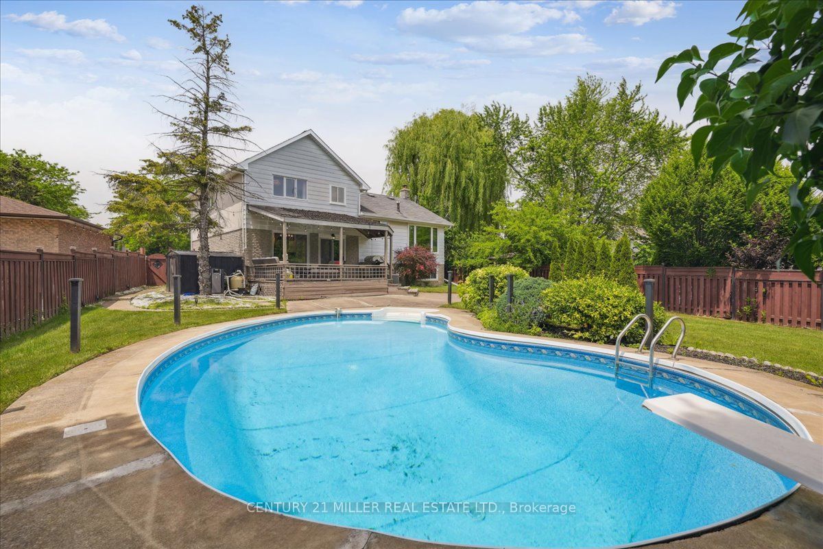 2442 Woburn Crescent Property Photo 35