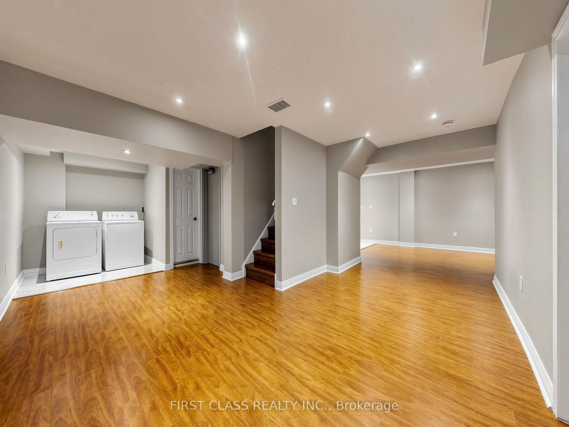 967 White Clover Way Property Photo 36