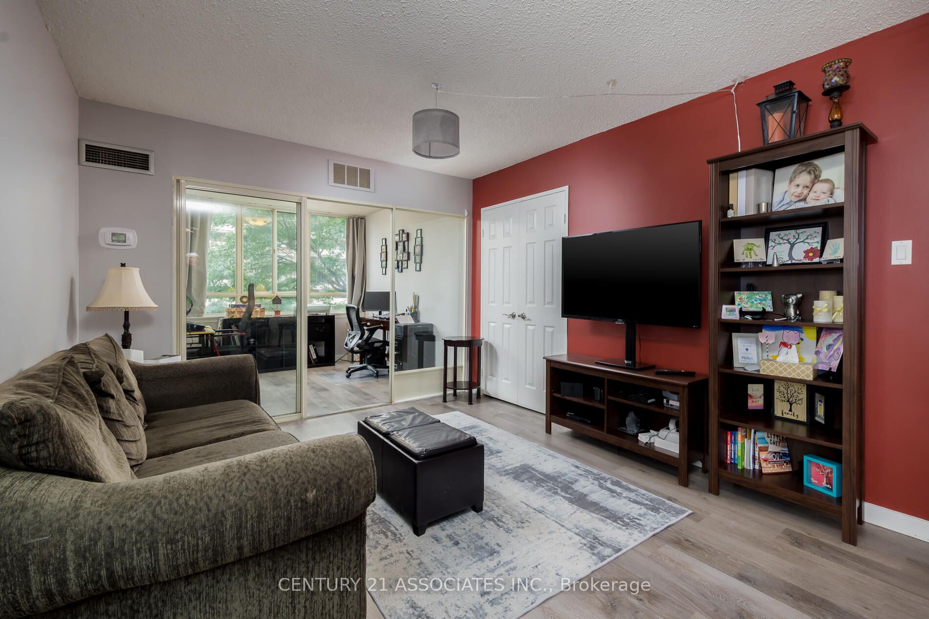 5 Lisa Street 402 Property Photo 8