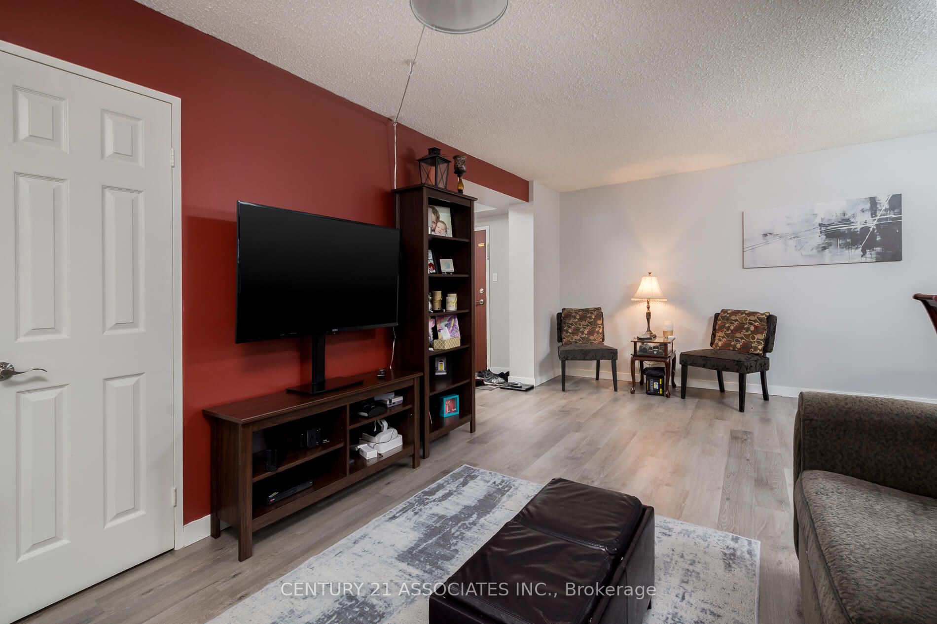 5 Lisa Street 402 Property Photo 10