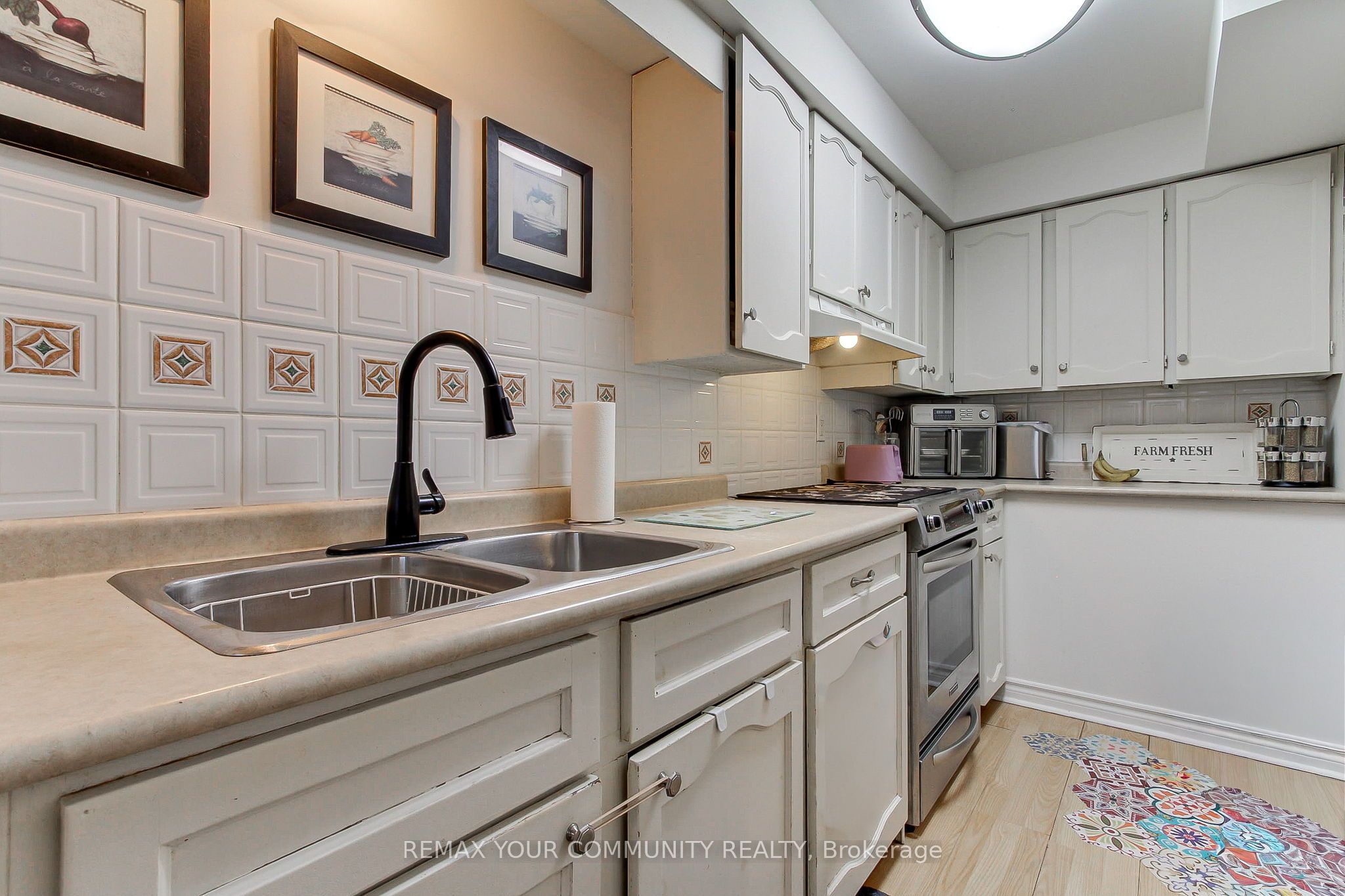 W13592118 Property Photo 11