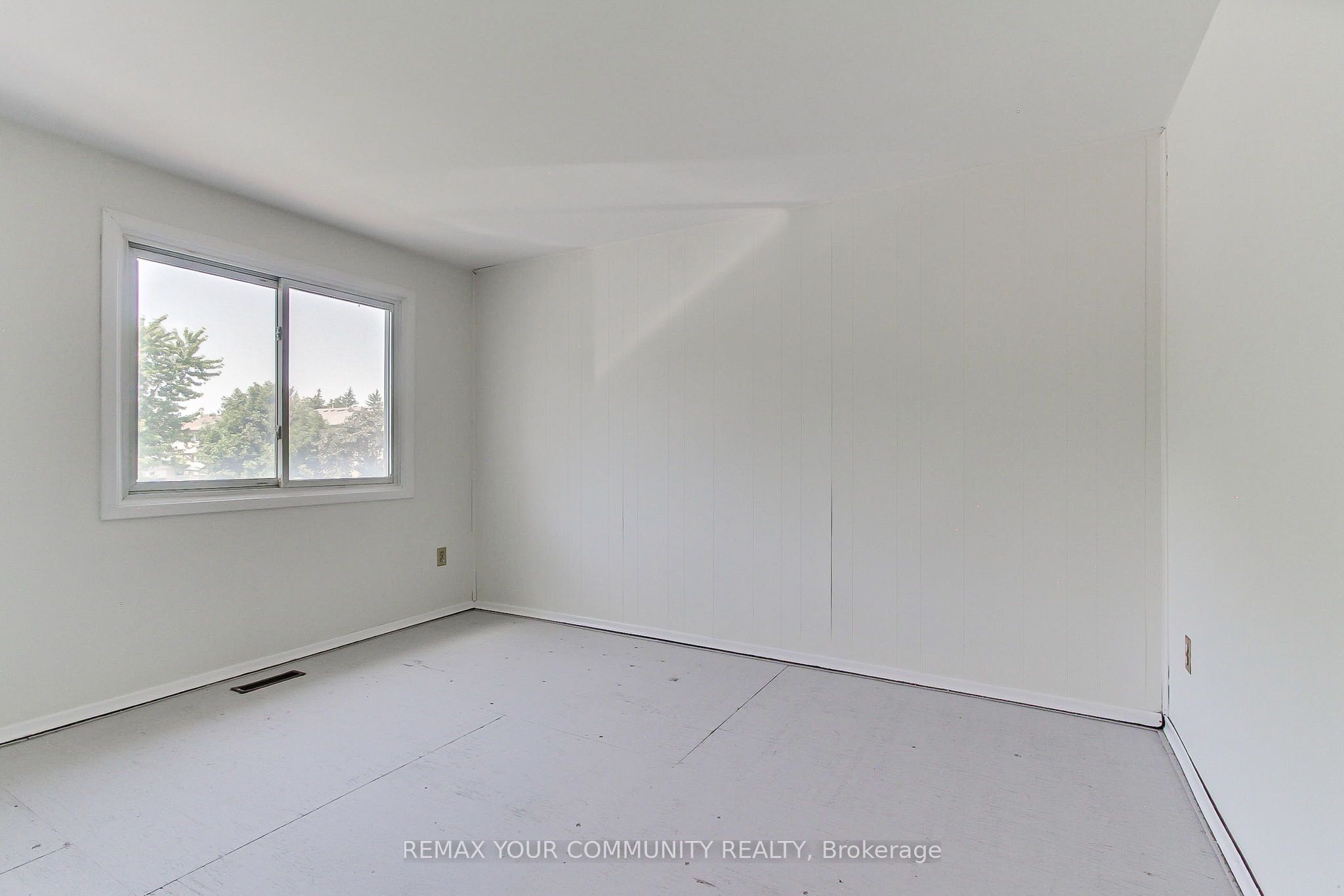 W13592118 Property Photo 22