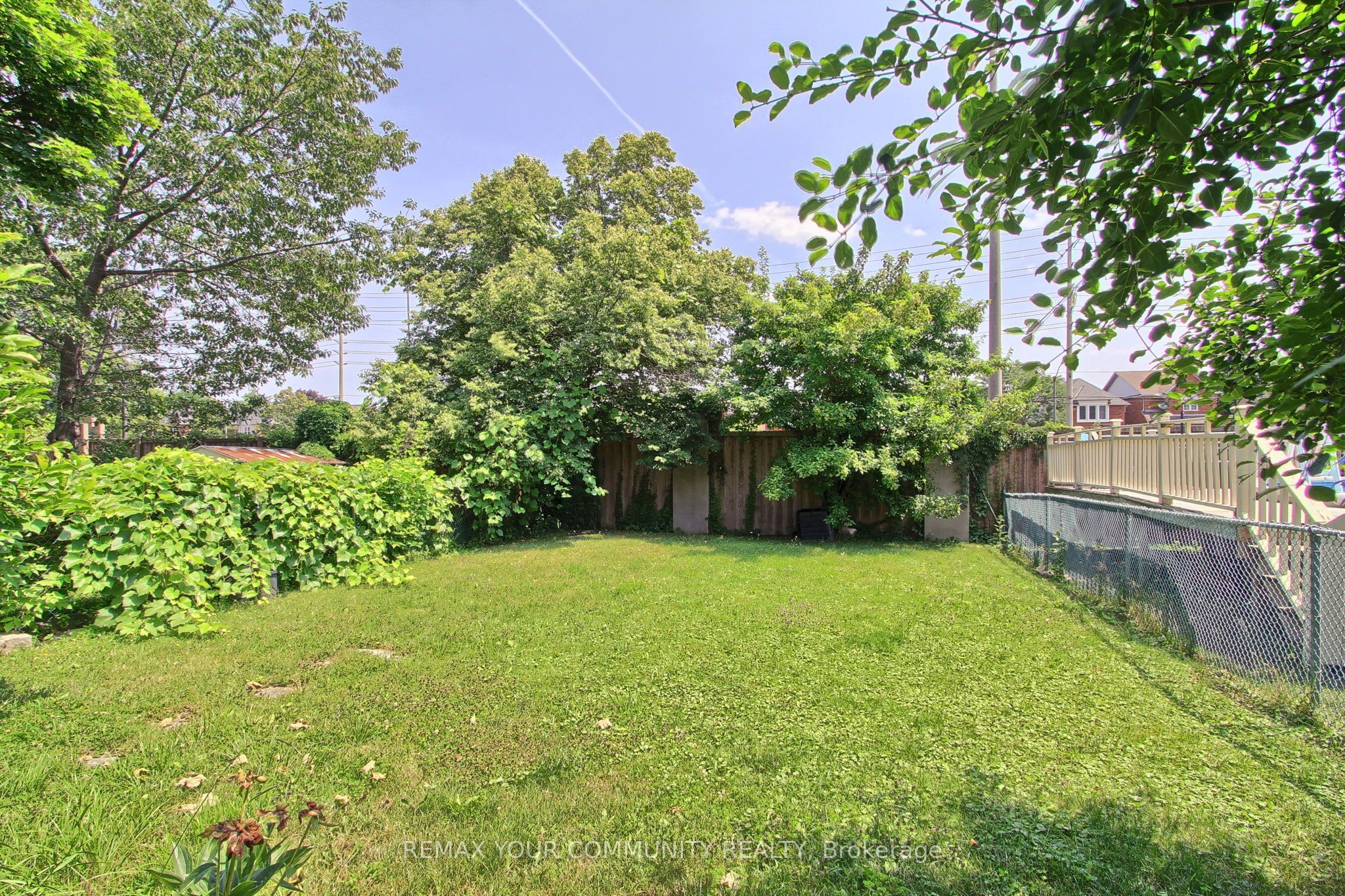 W13592118 Property Photo 33