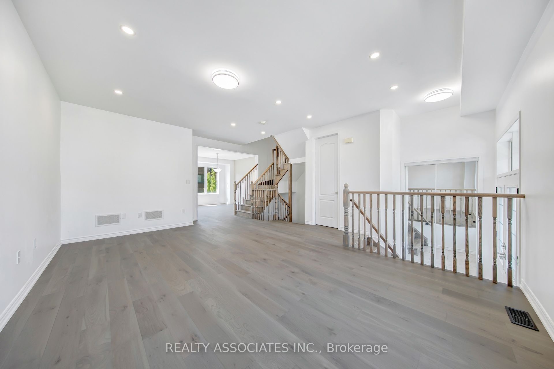 17 Vaudeville Drive Property Photo 4