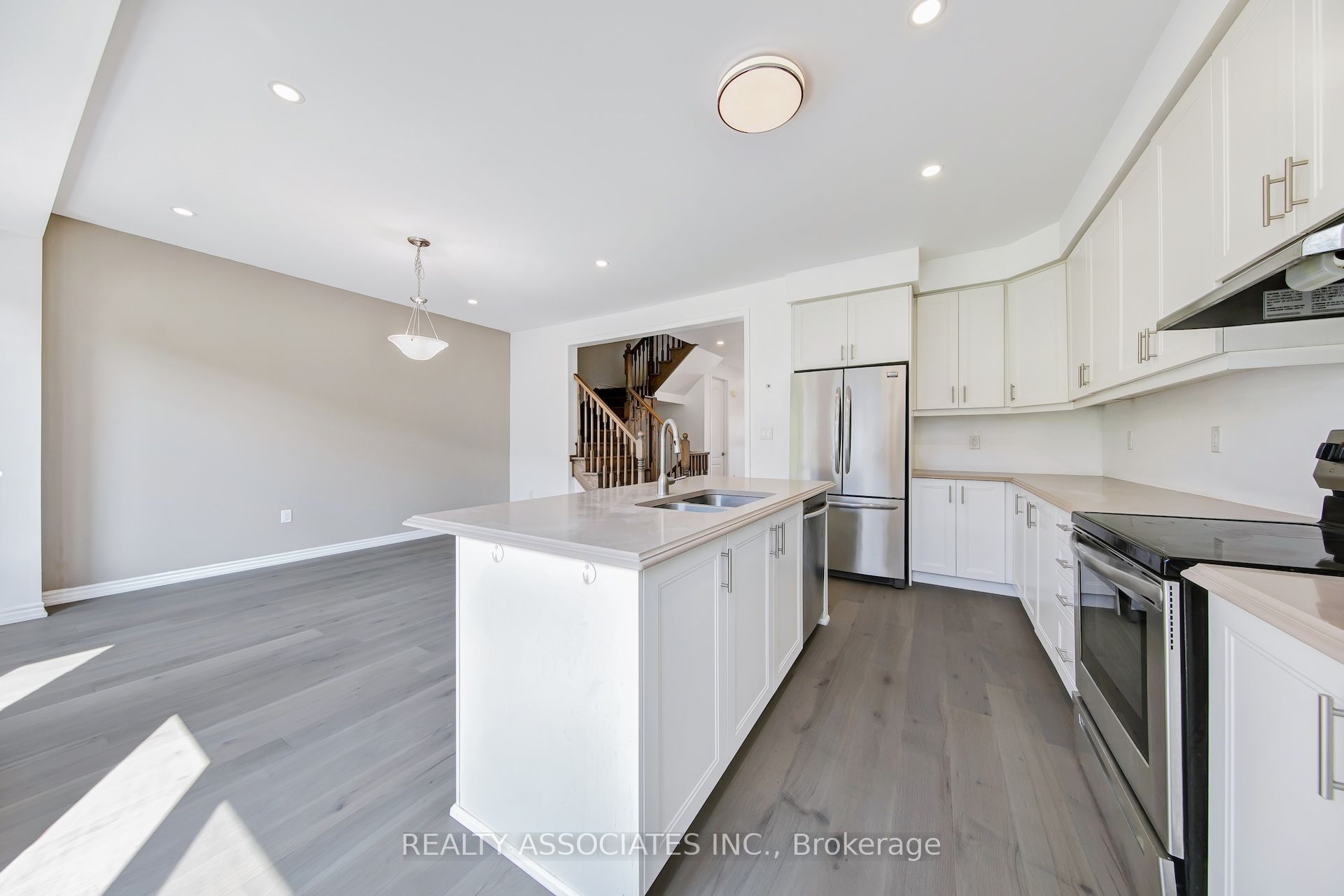 17 Vaudeville Drive Property Photo 7