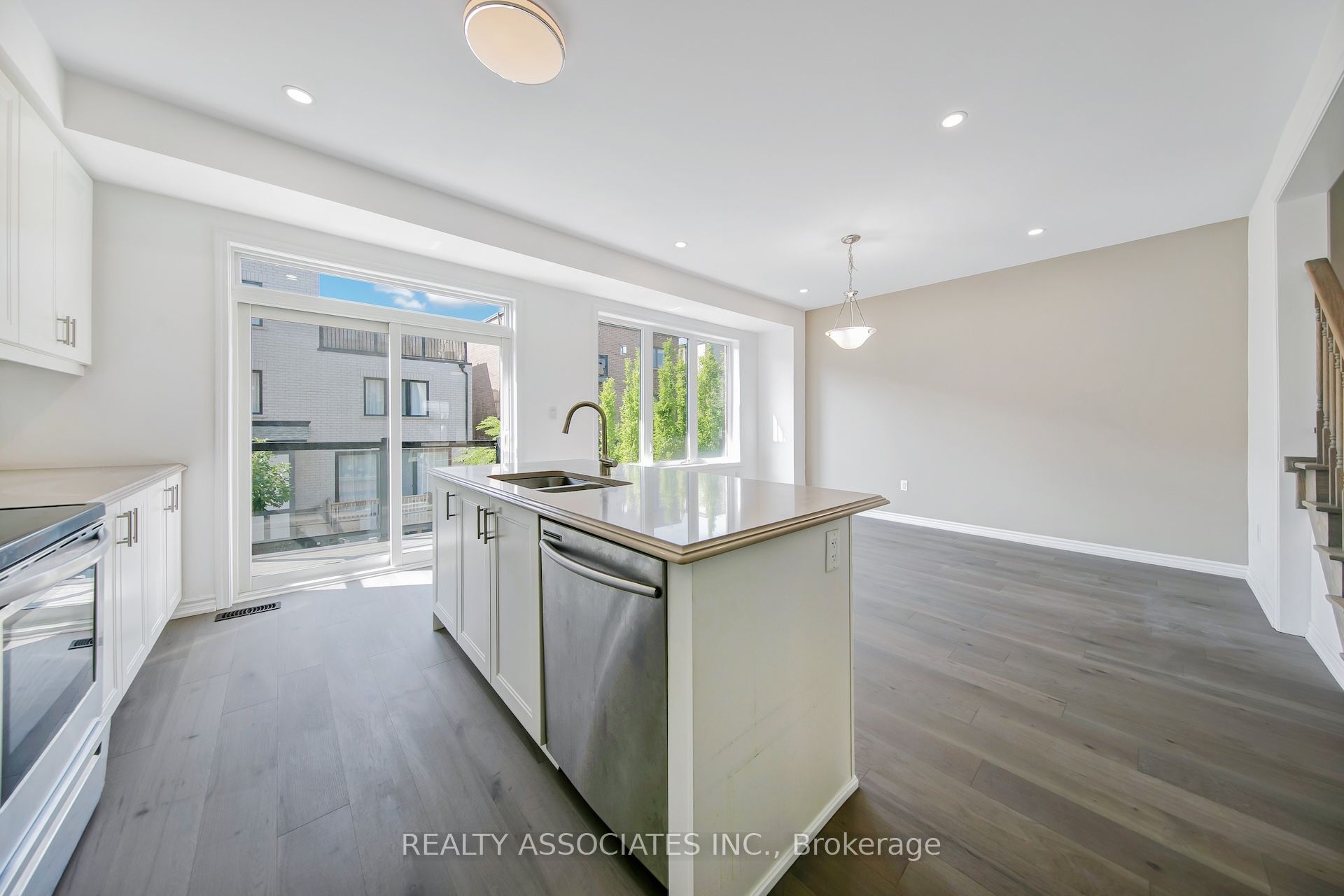 17 Vaudeville Drive Property Photo 8