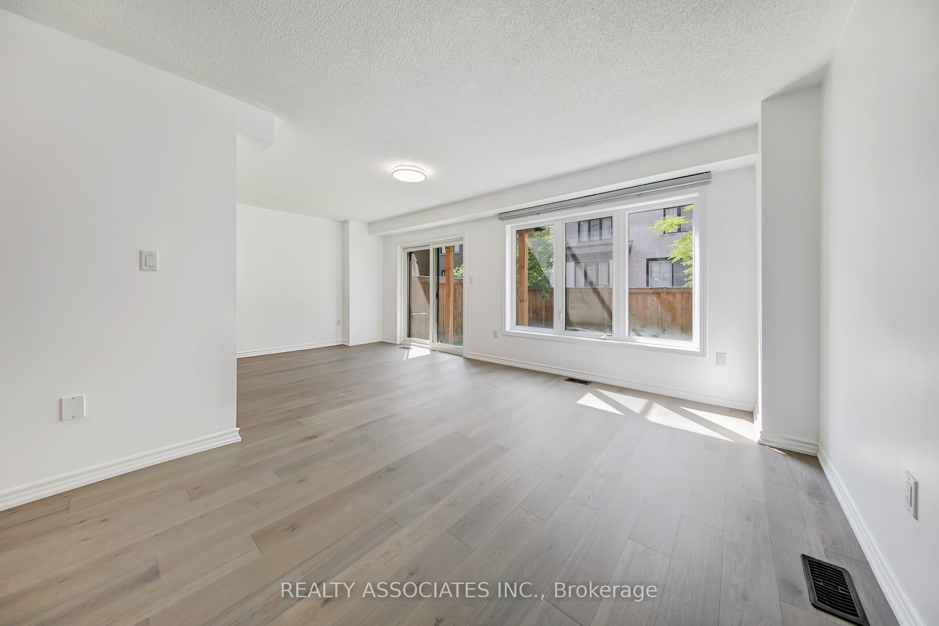 17 Vaudeville Drive Property Photo 17