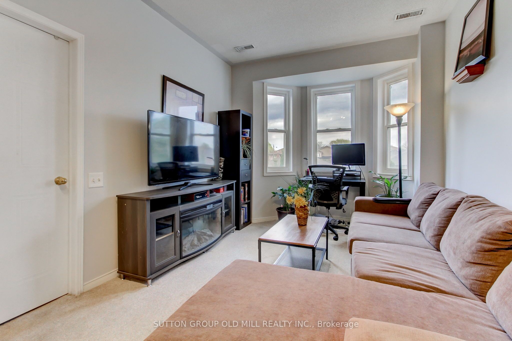 760 Lawrence Avenue W 167 Property Photo 11