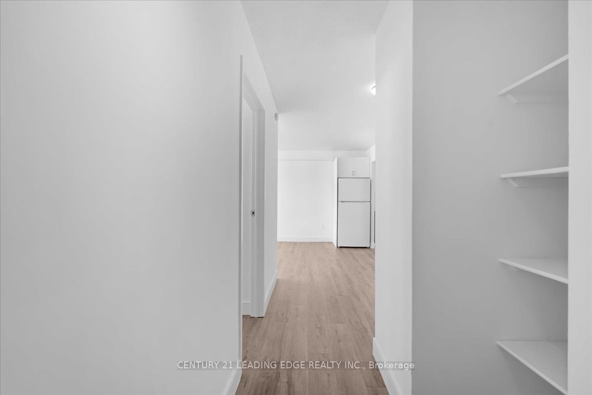 200 Lotherton Pathway 1208 Property Photo 6