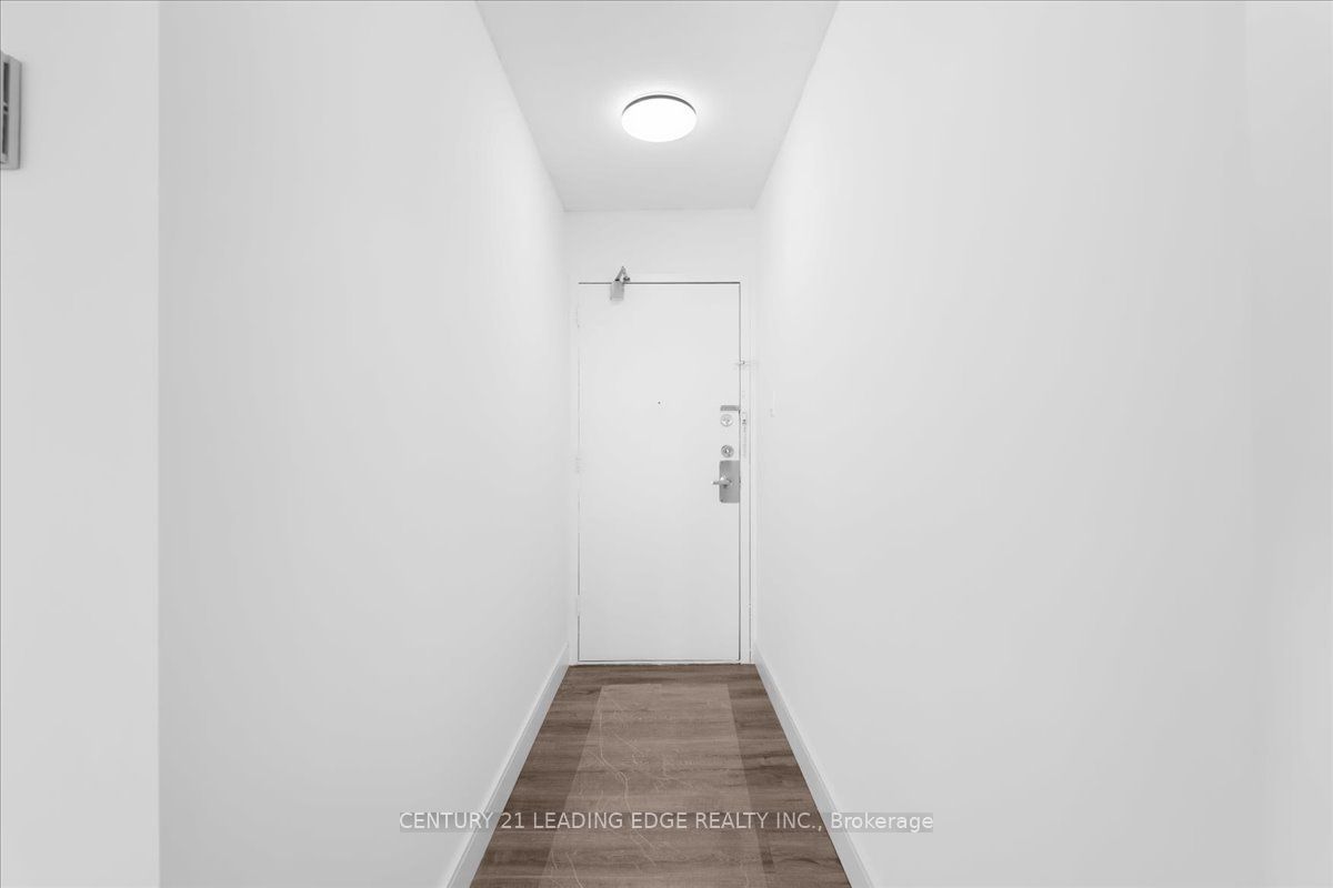 200 Lotherton Pathway 1208 Property Photo 14