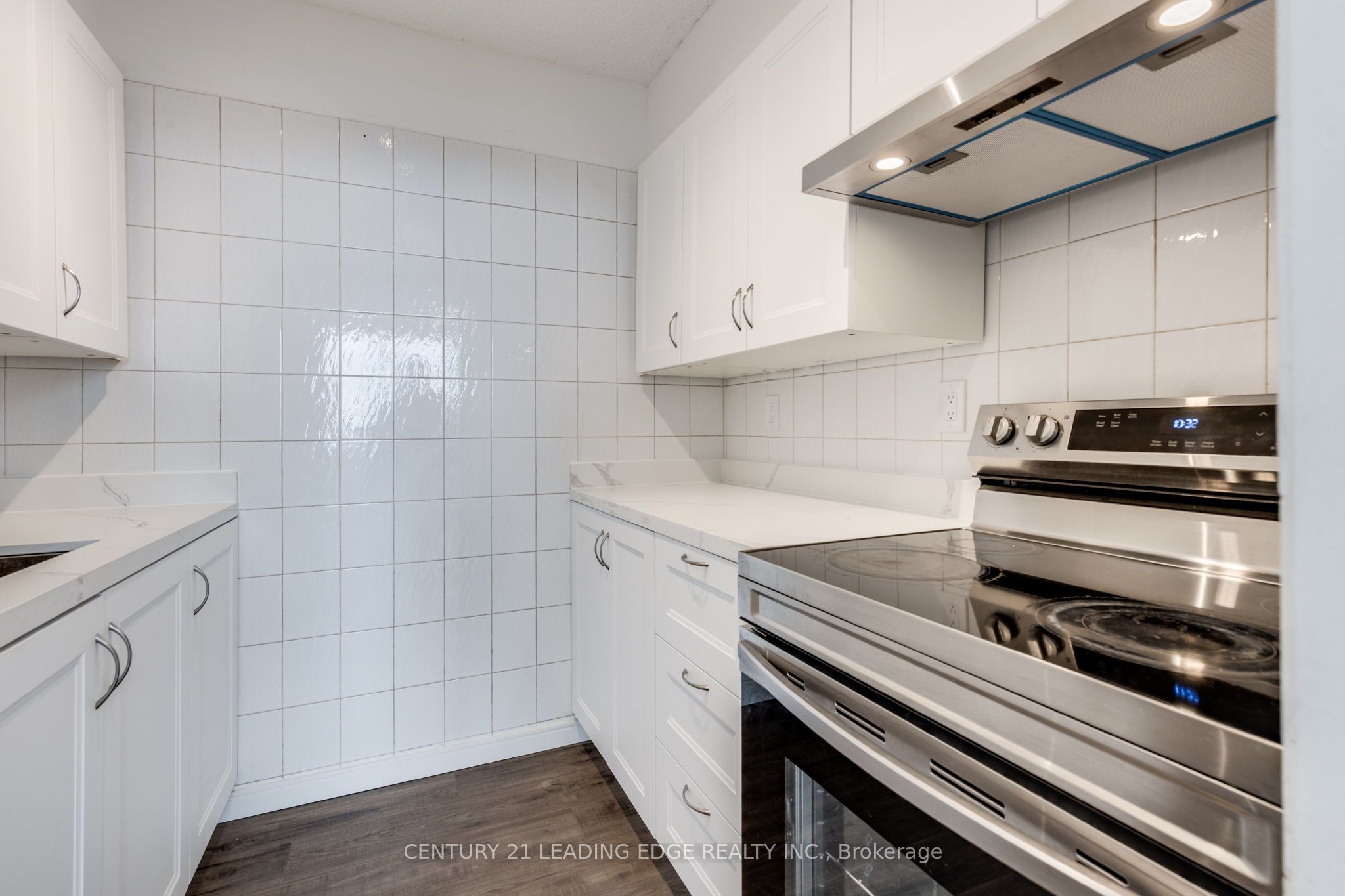 200 Lotherton Pathway 1208 Property Photo 22
