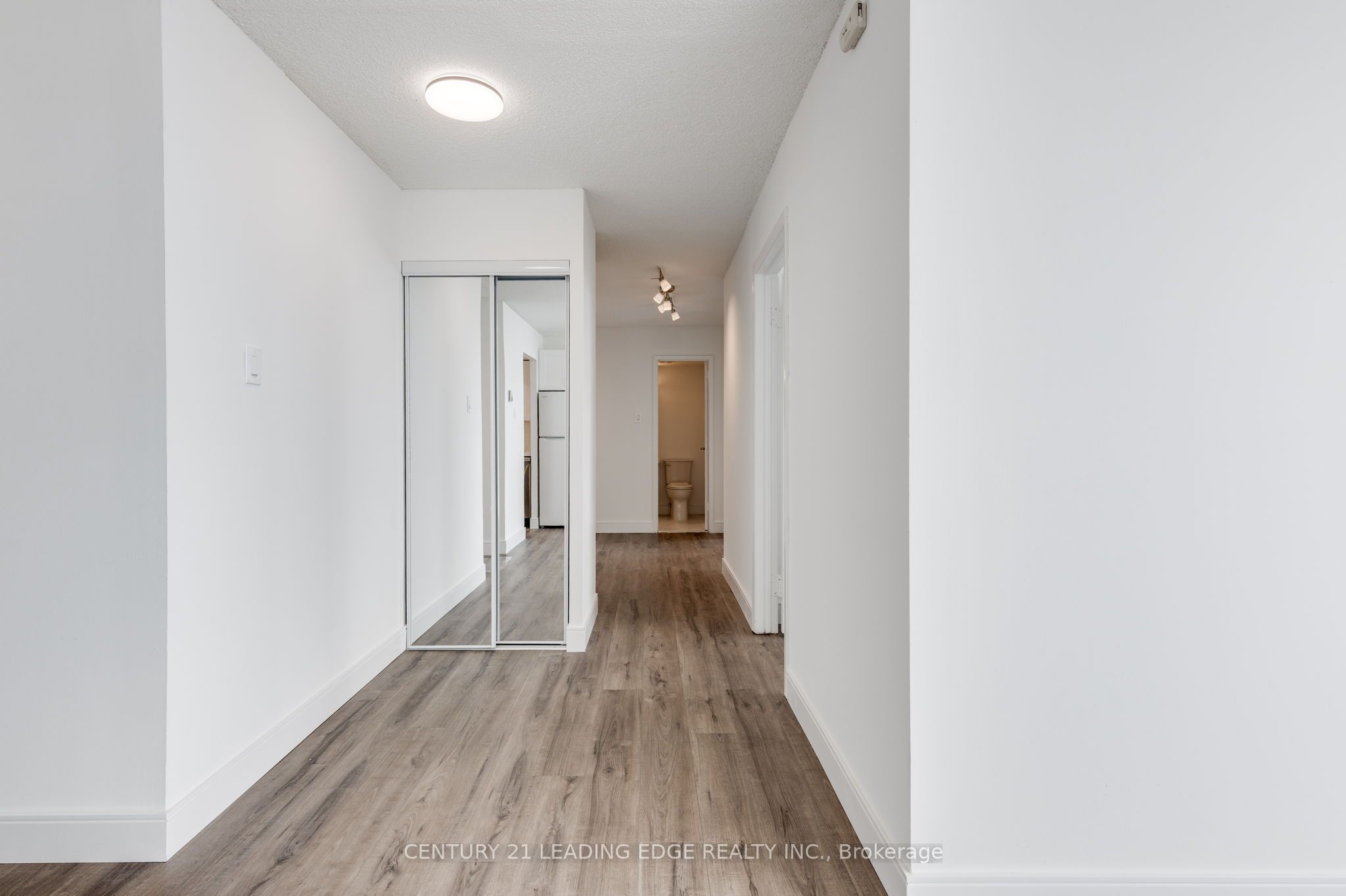 200 Lotherton Pathway 1208 Property Photo 26