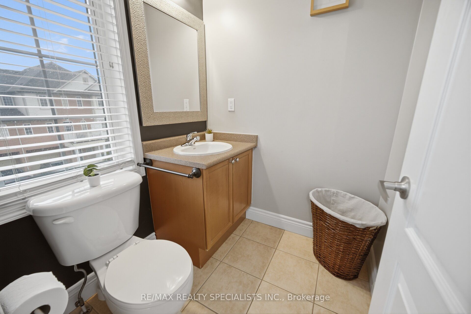 932 Sprague Place Property Photo 32