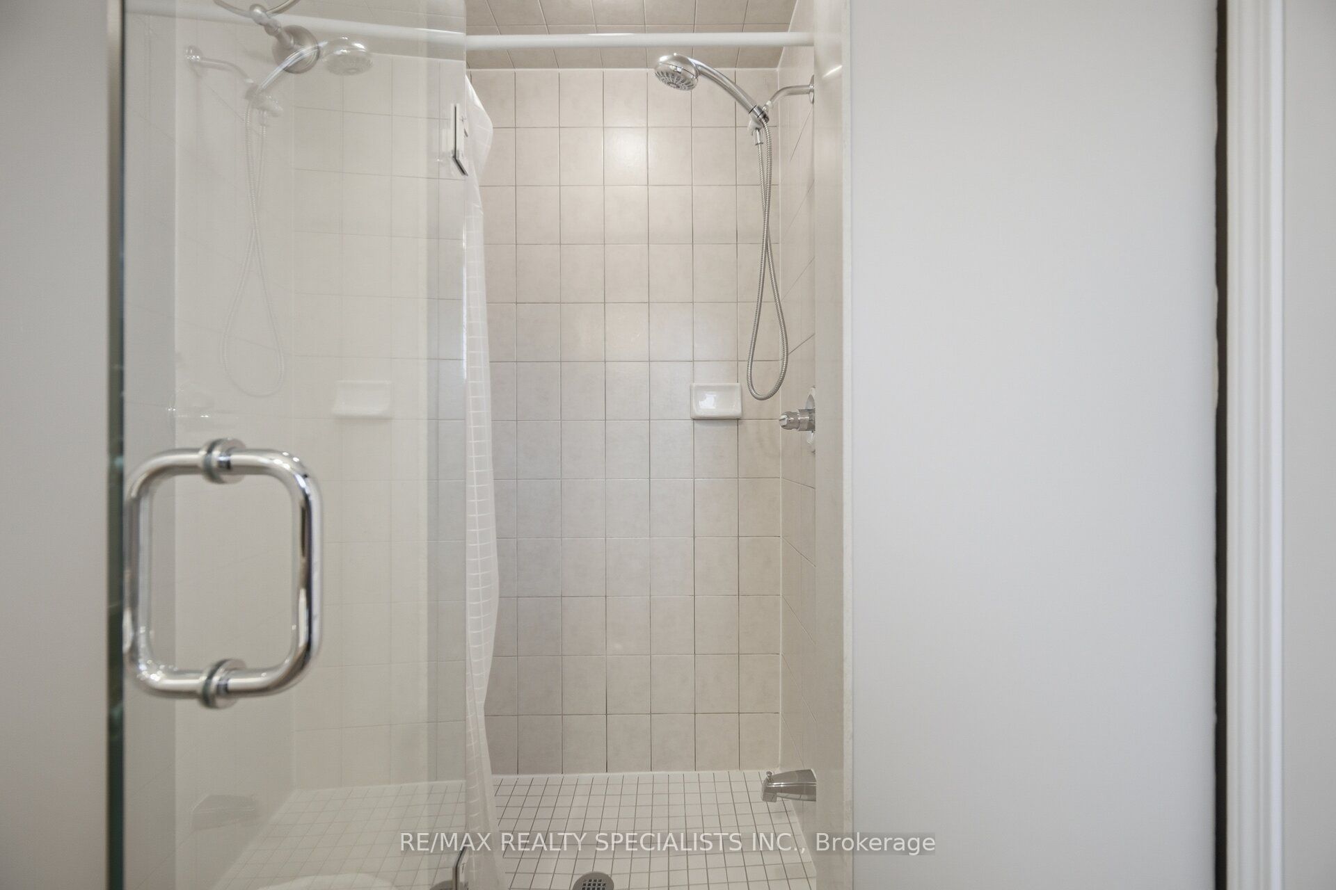 932 Sprague Place Property Photo 34