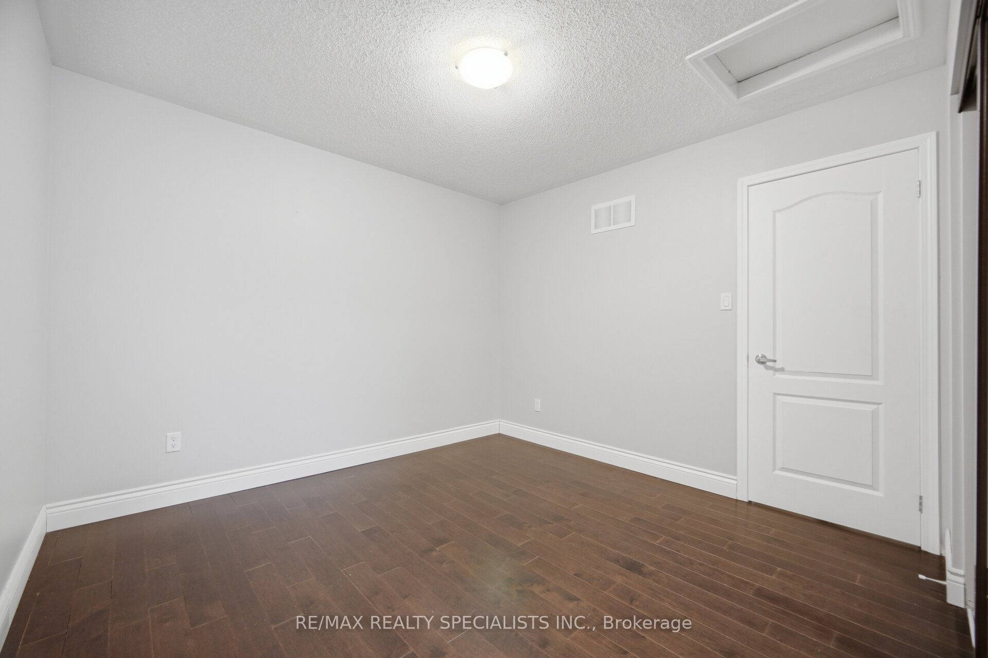 932 Sprague Place Property Photo 40