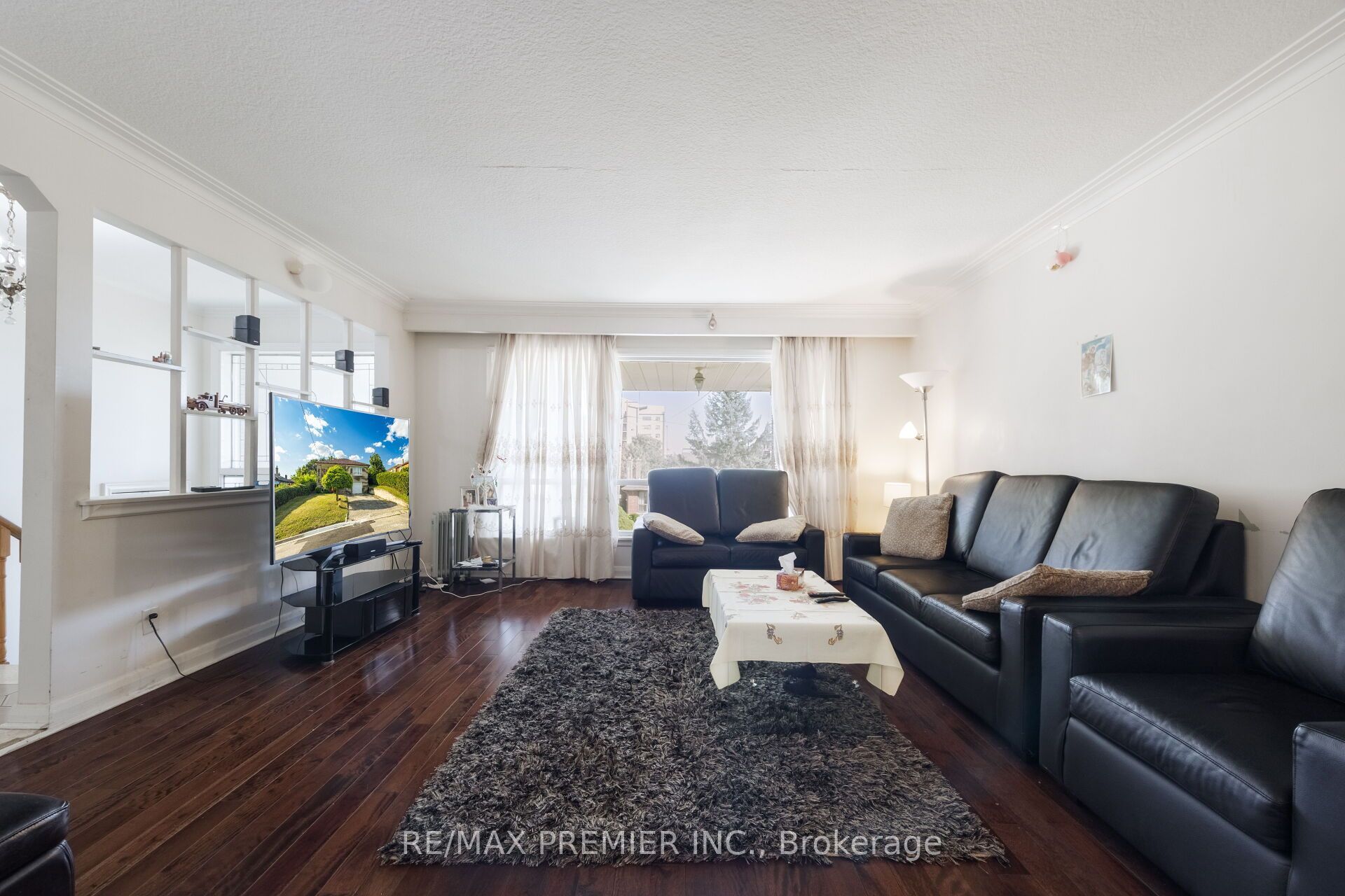 6 Canton Avenue Property Photo 10