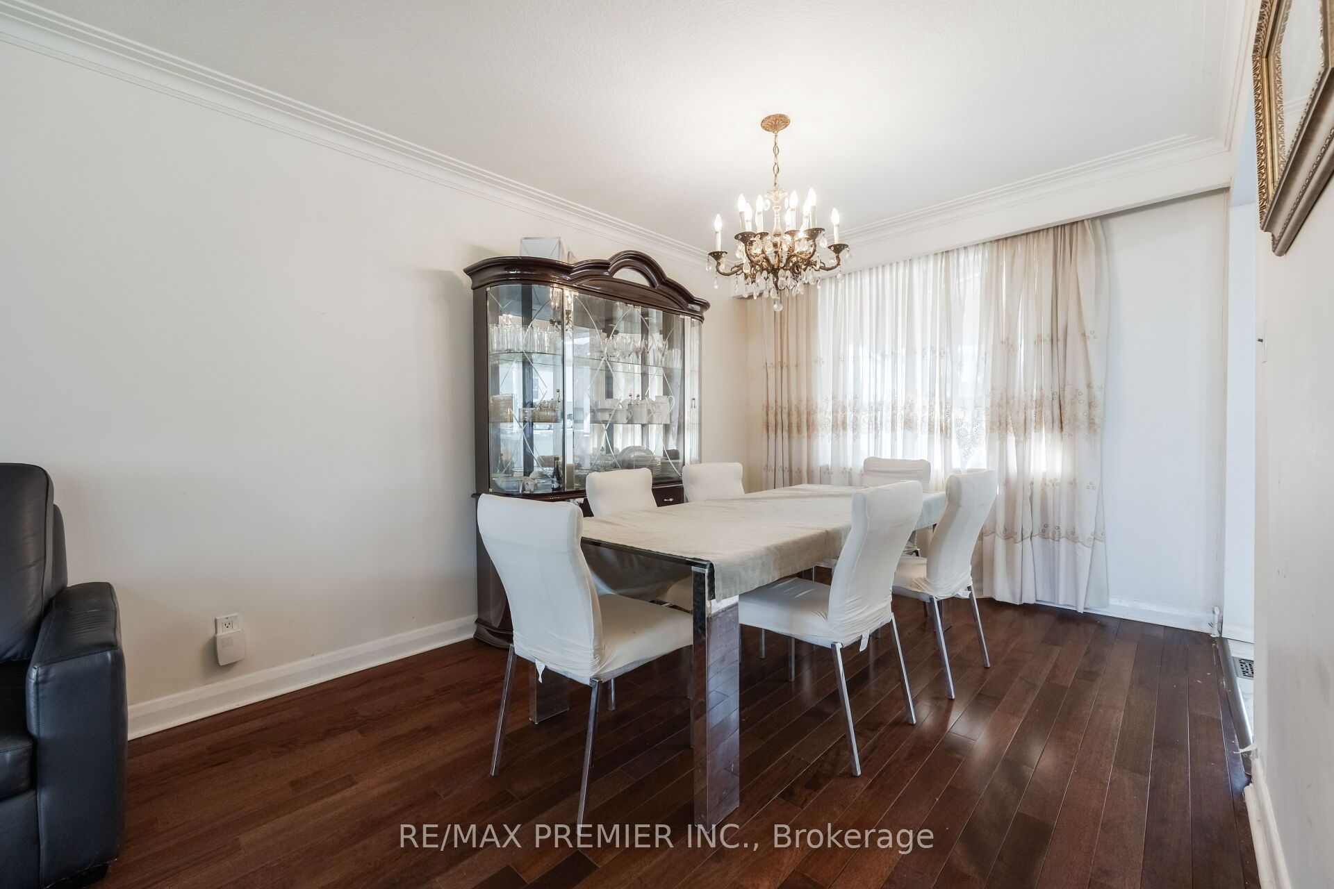 6 Canton Avenue Property Photo 16