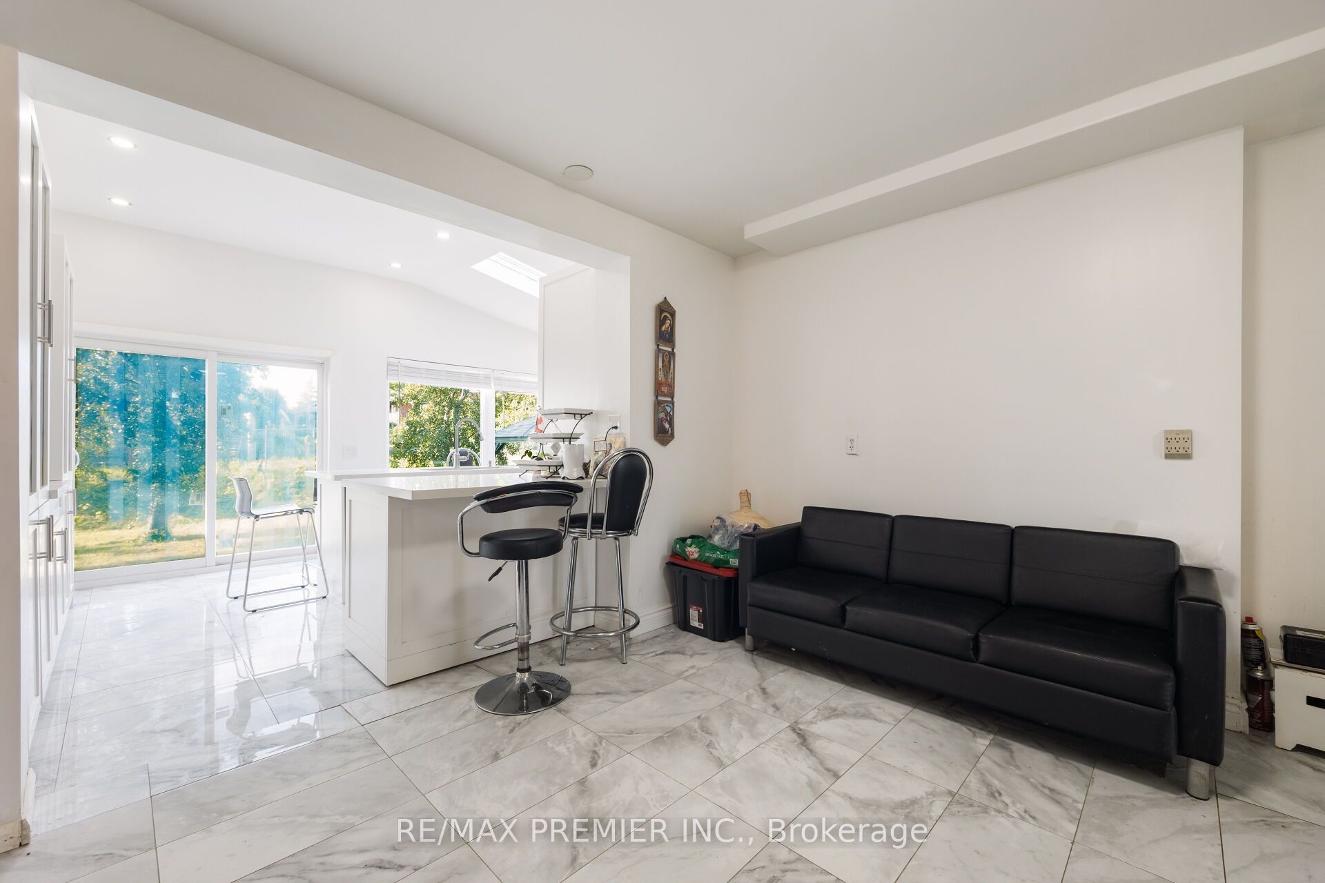 6 Canton Avenue Property Photo 19