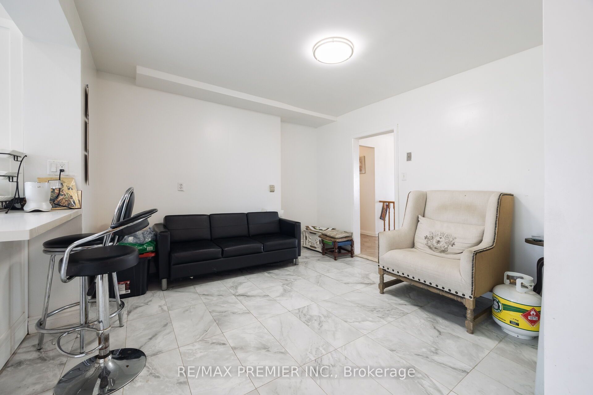 6 Canton Avenue Property Photo 22