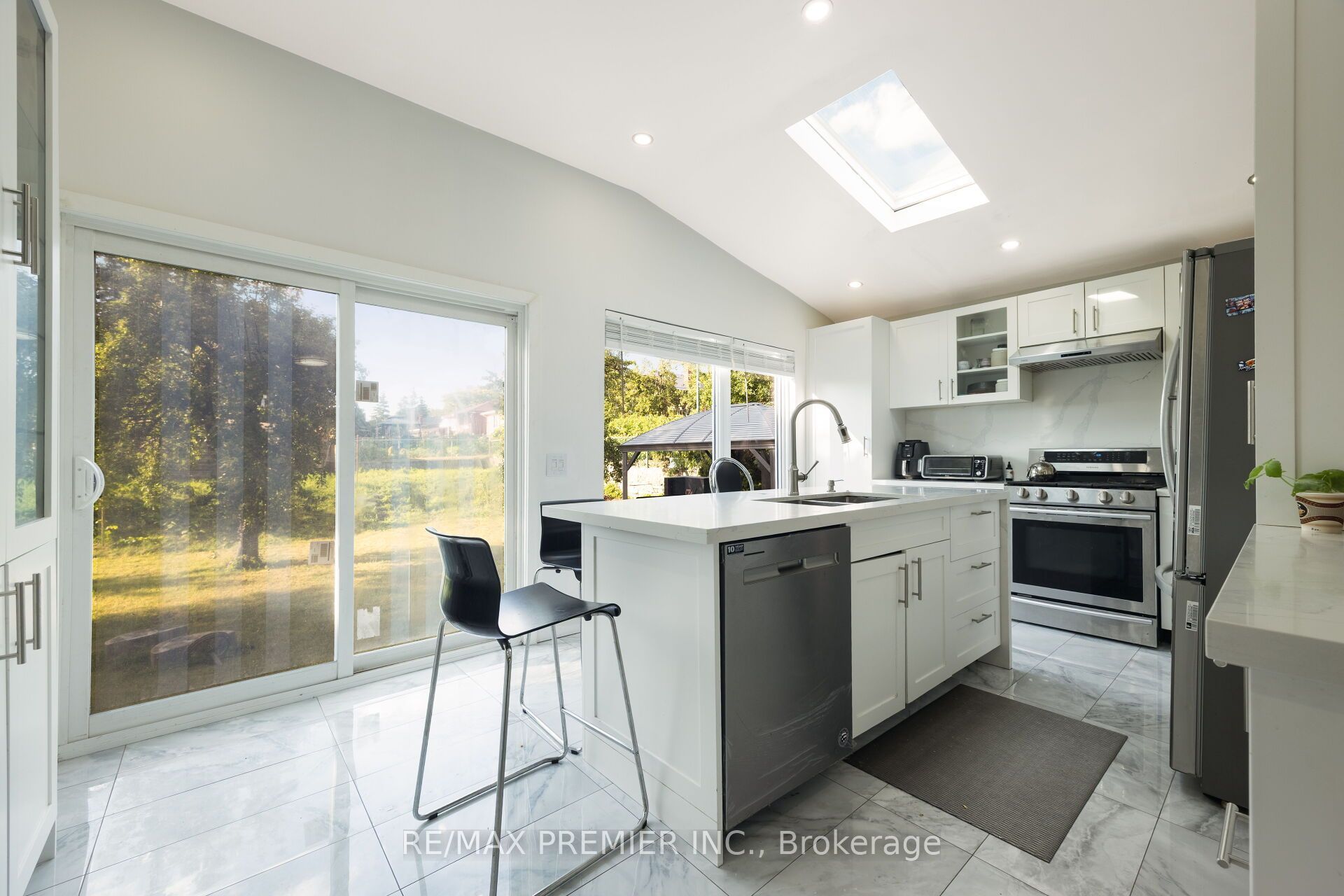 6 Canton Avenue Property Photo 23