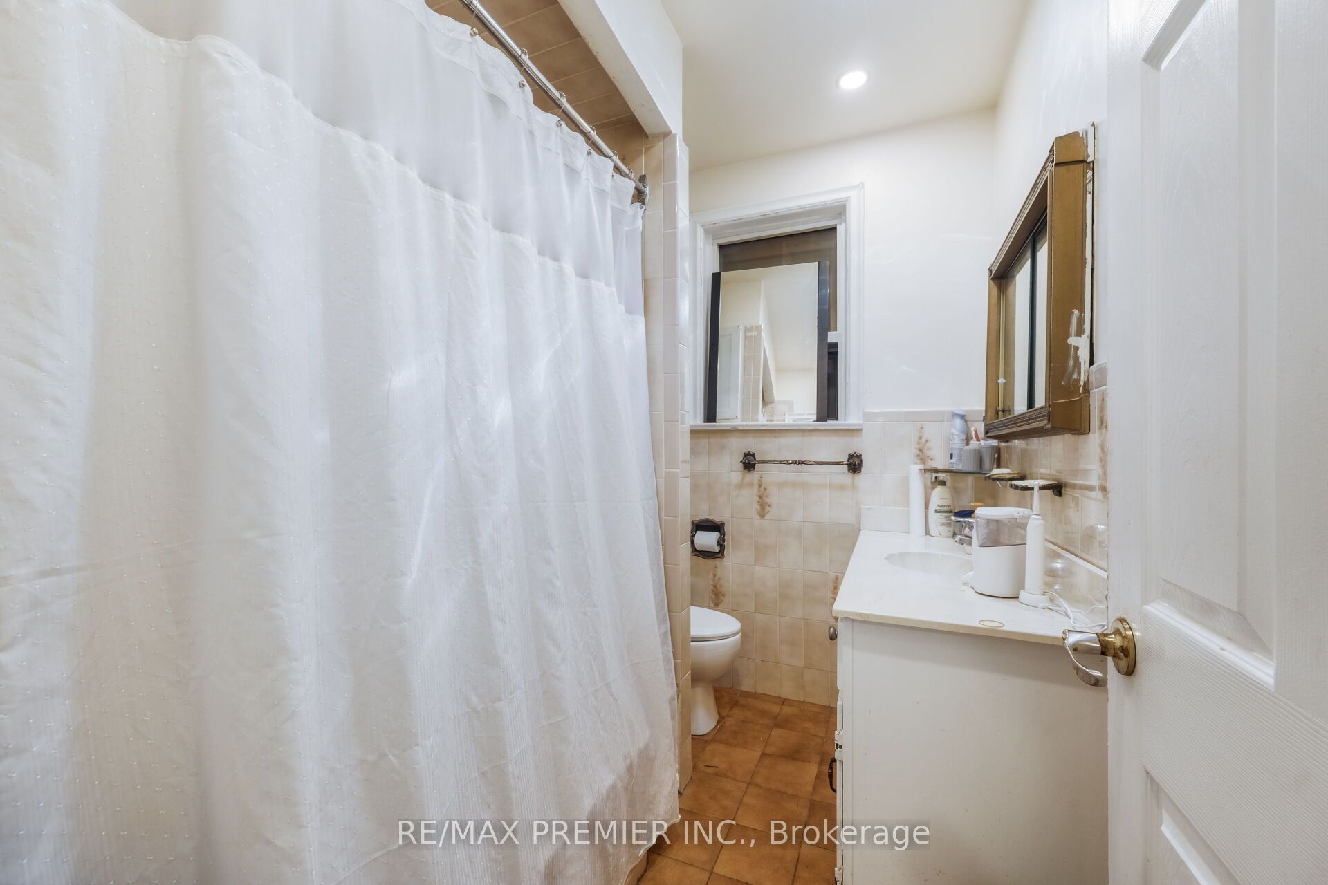 6 Canton Avenue Property Photo 40
