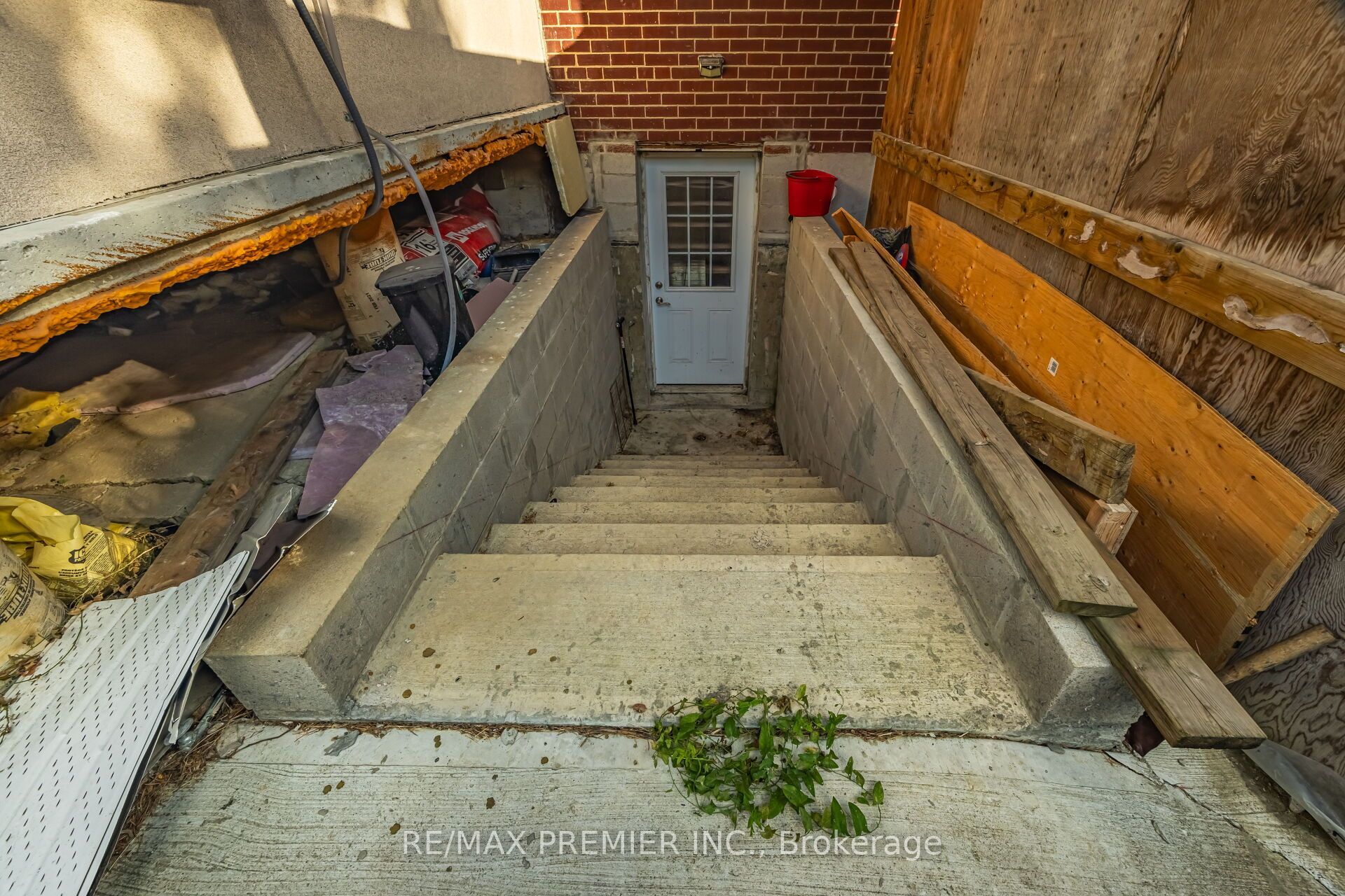 6 Canton Avenue Property Photo 48
