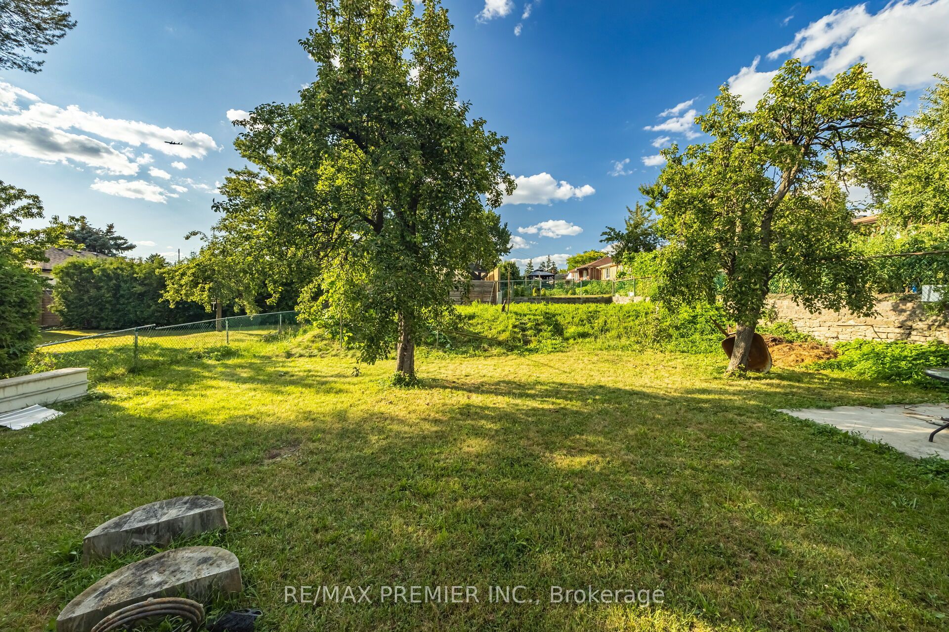 6 Canton Avenue Property Photo 49