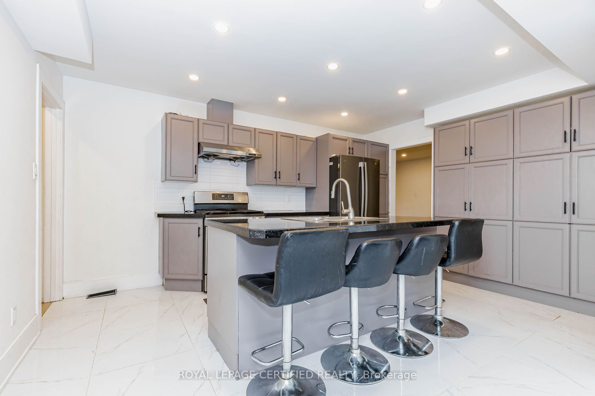 9706 Guelph Line Property Photo 13