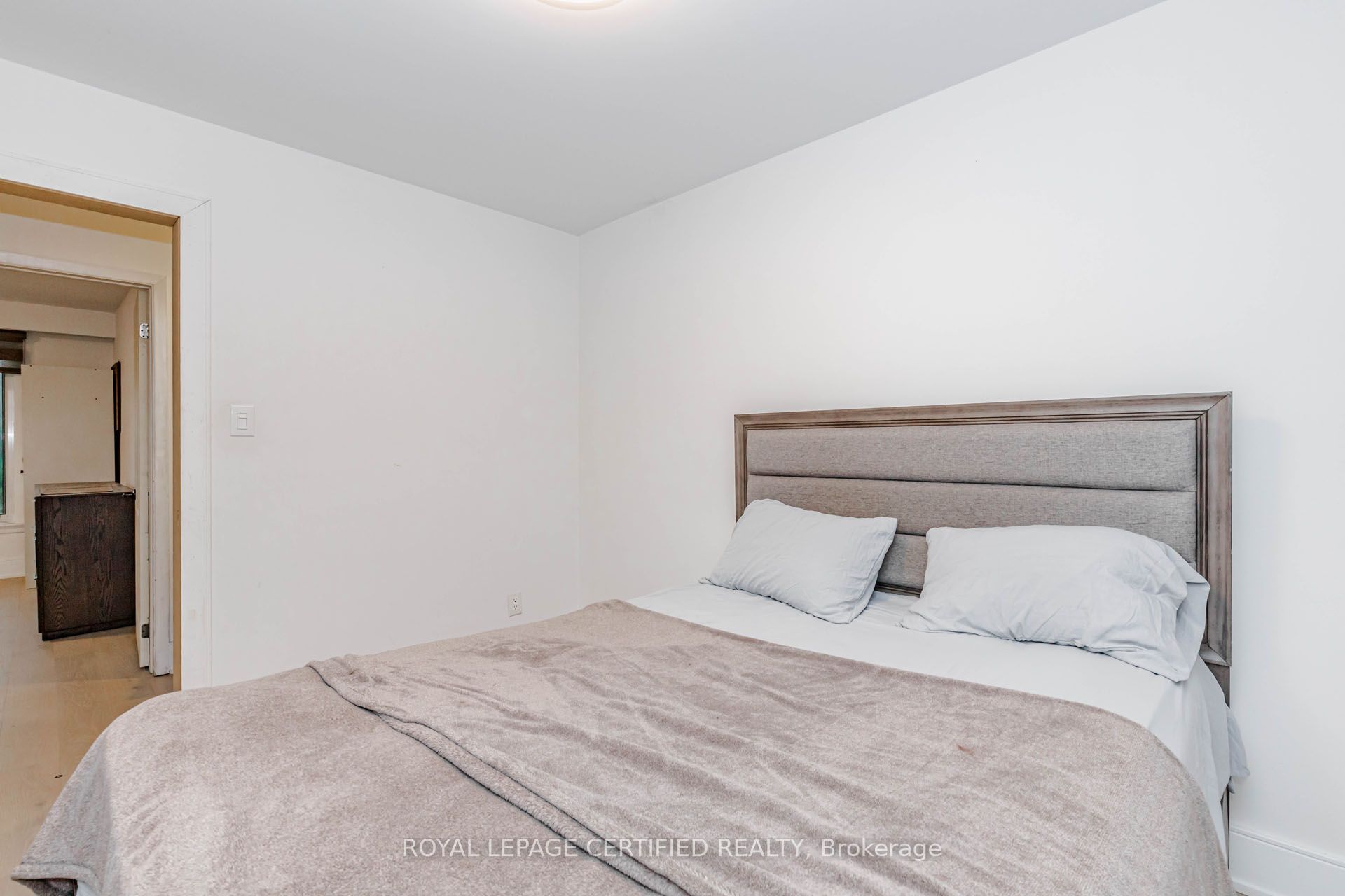 9706 Guelph Line Property Photo 25