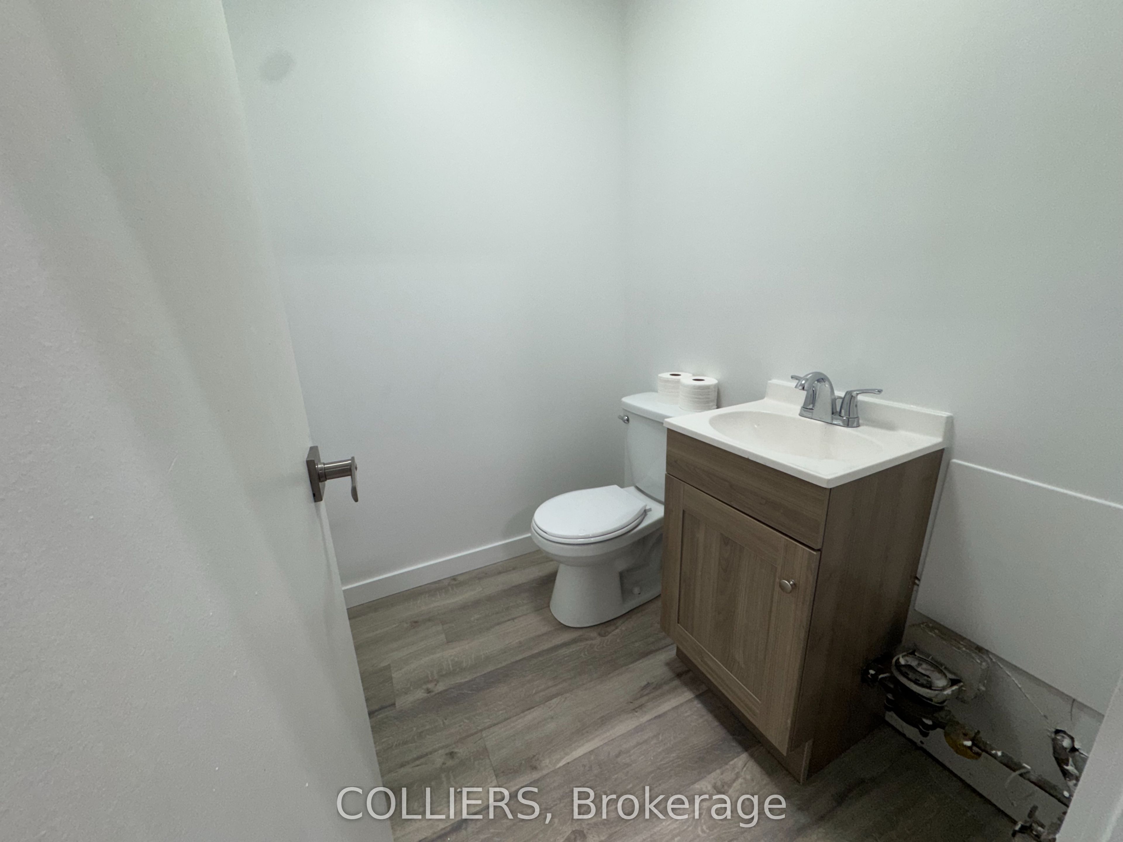 1200 Aimco Boulevard 9 Property Photo 6