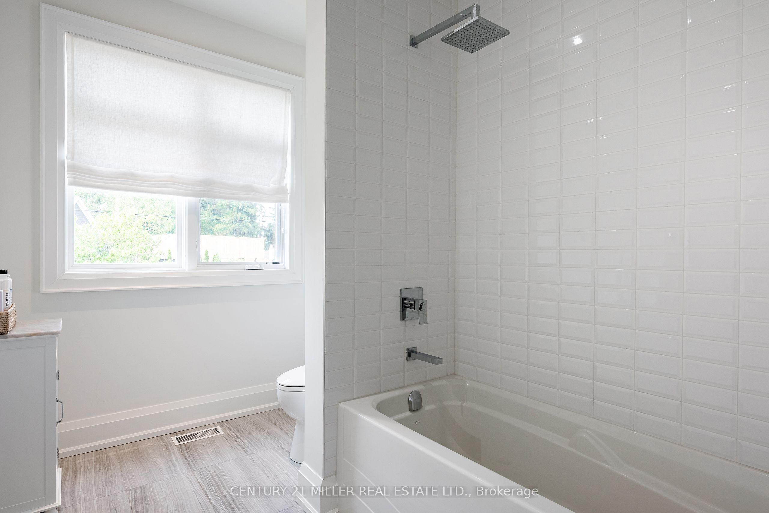 2458 Meadowood Crescent Property Photo 35