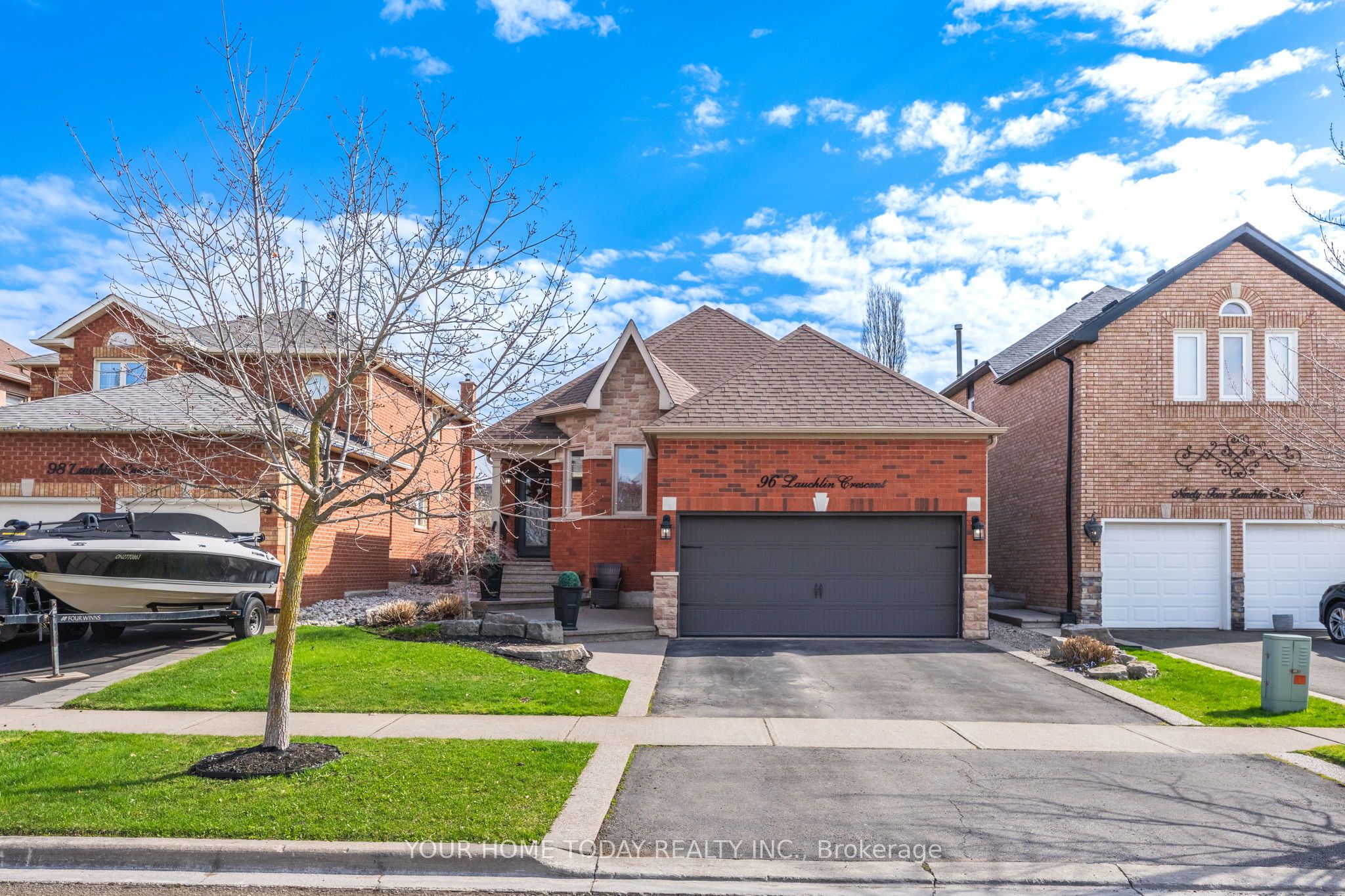 96 Lauchlin Crescent Property Photo 2
